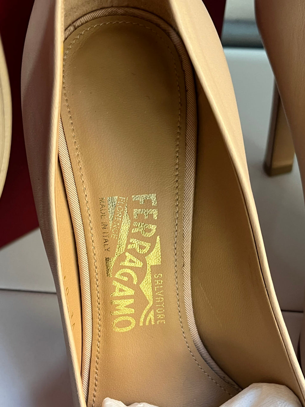 Ferragamo Decollete colore nude