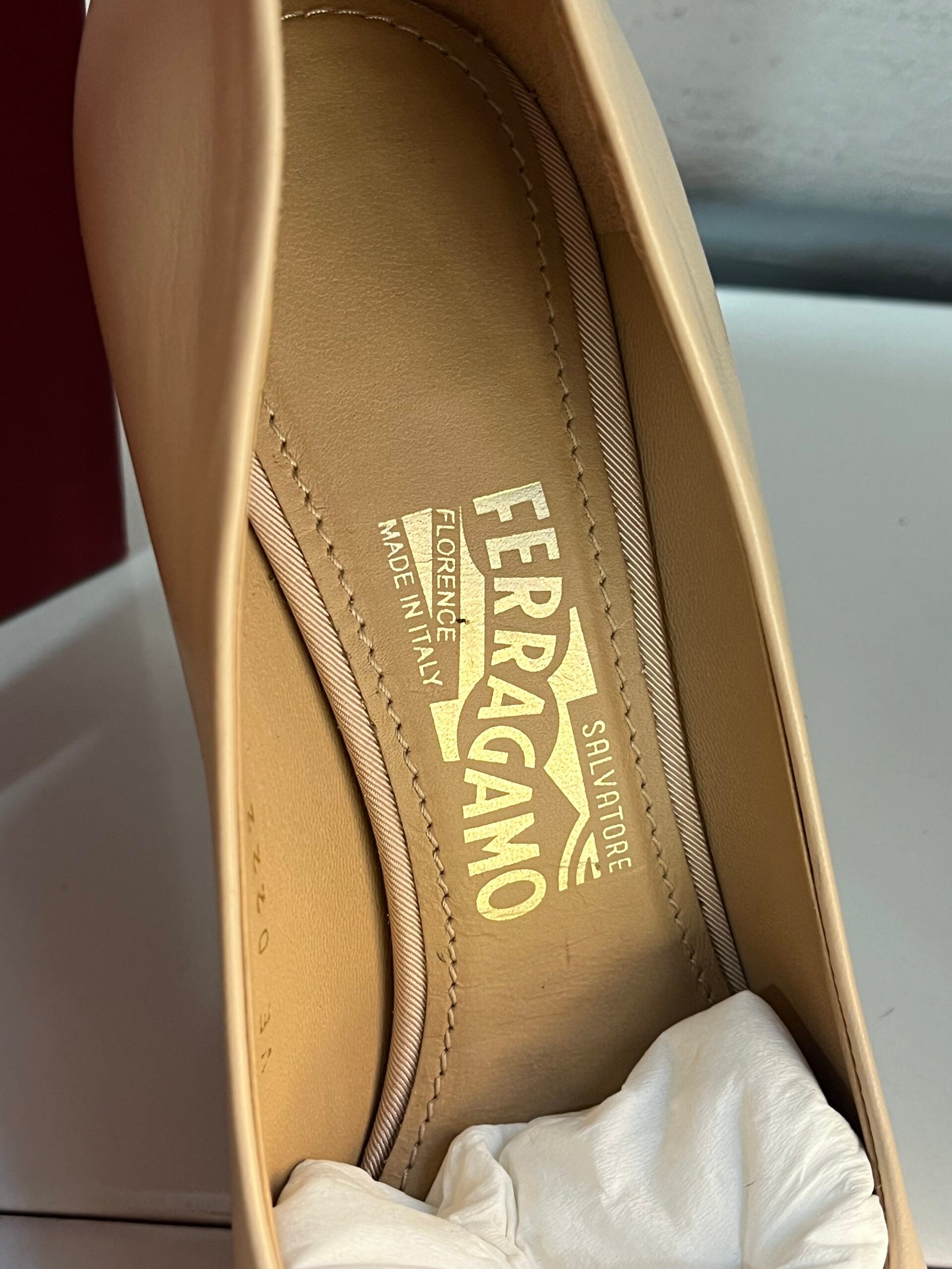 Ferragamo Decollete colore nude