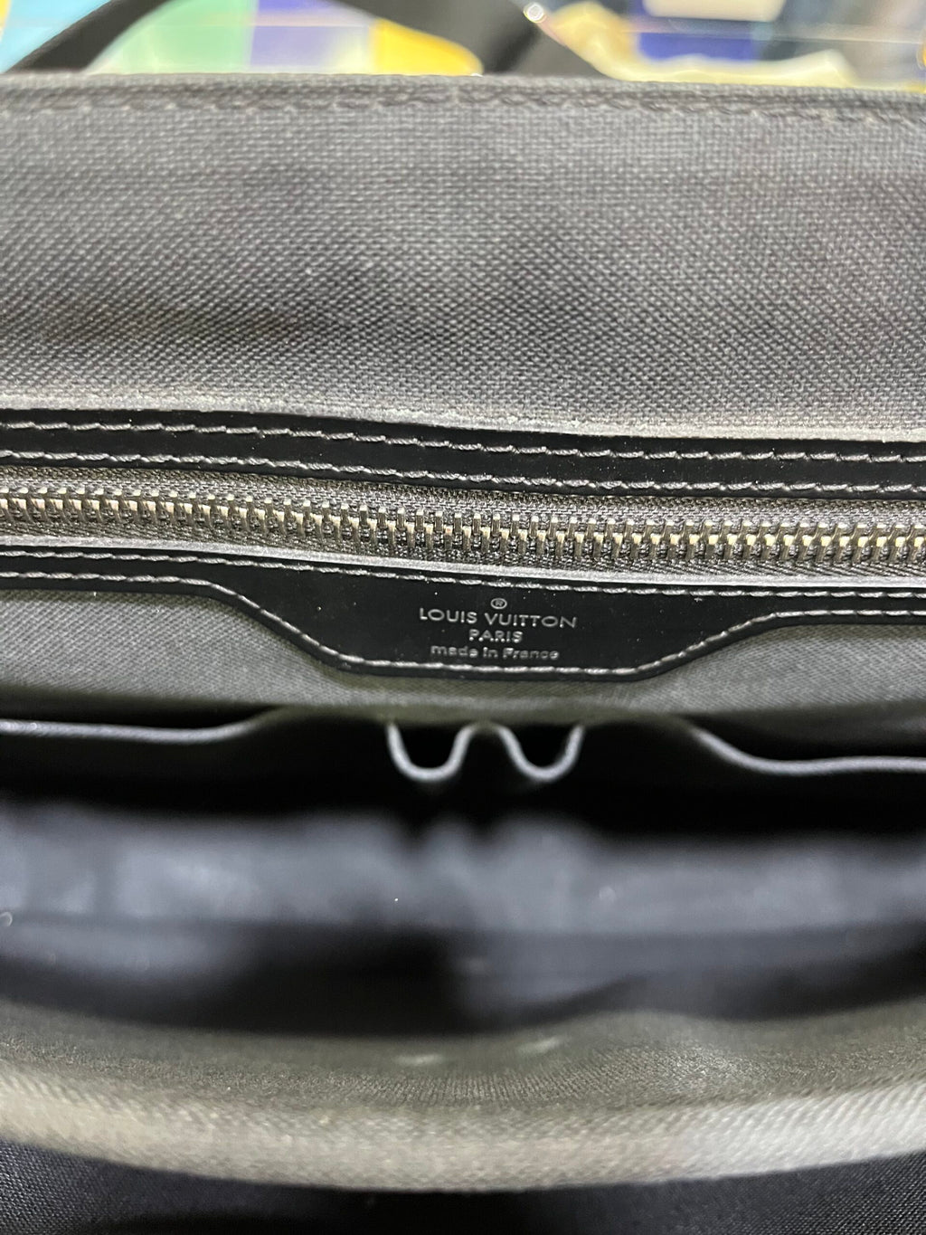 Louis Vuitton Messenger in Damier Graphite
