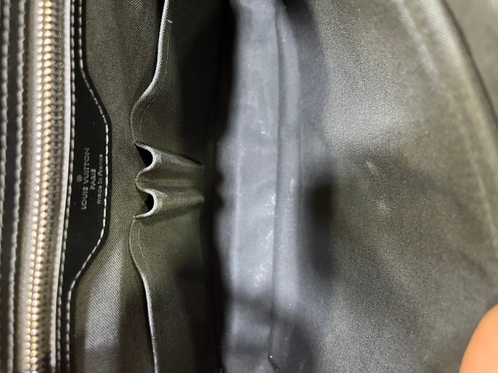 Louis Vuitton Messenger in Damier Graphite