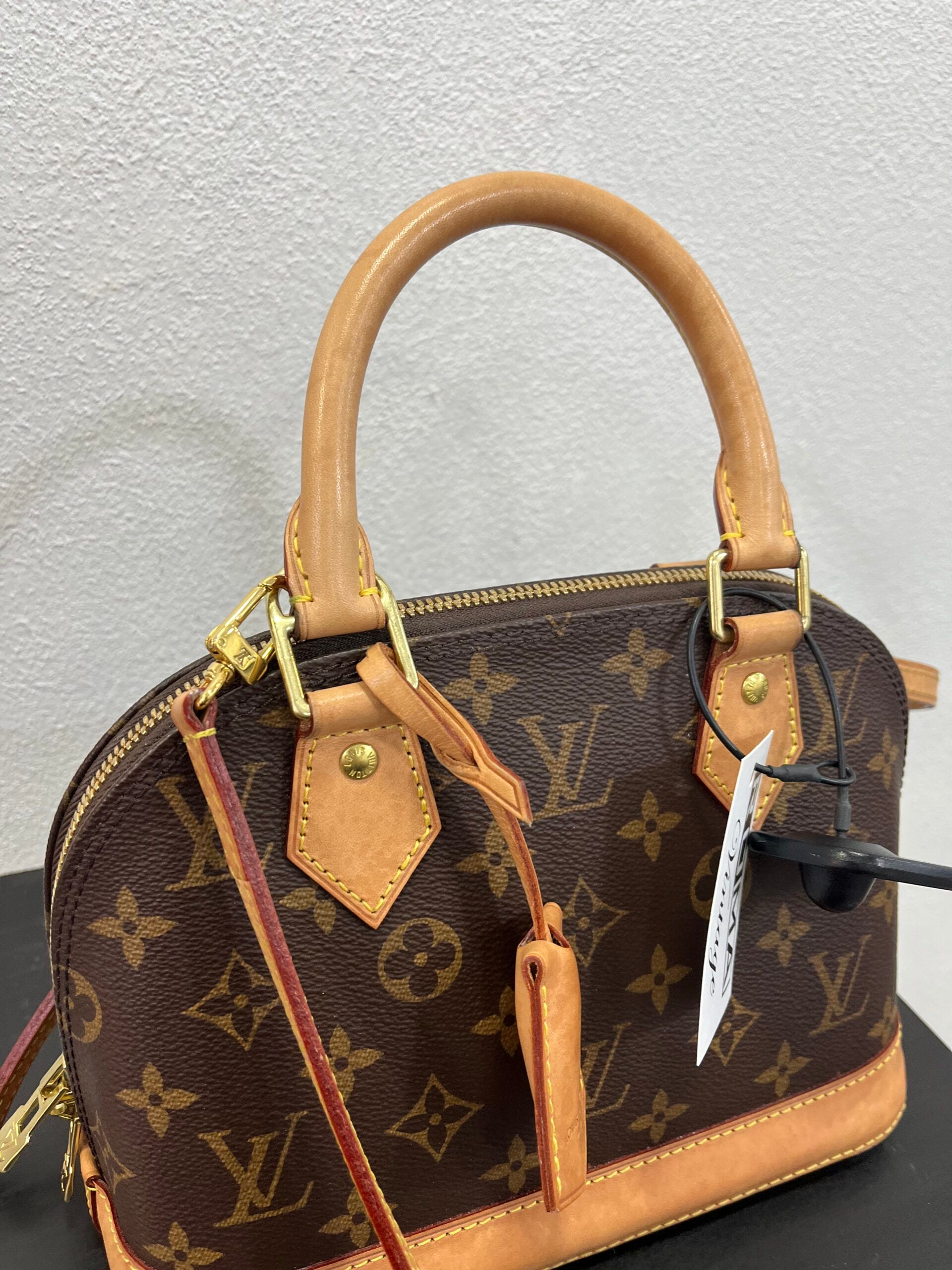 Louis Vuitton Alma BB Monogram