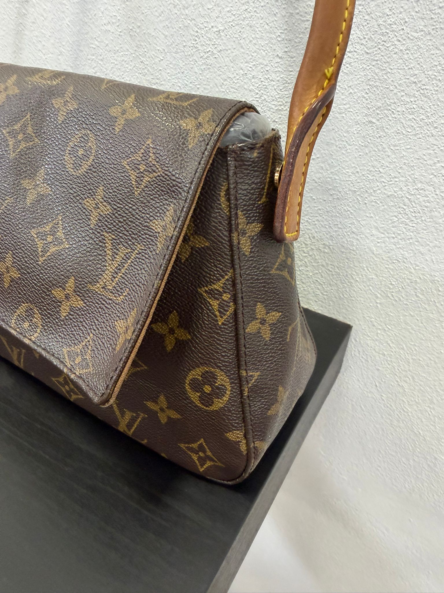 Louis Vuitton Mini Looping