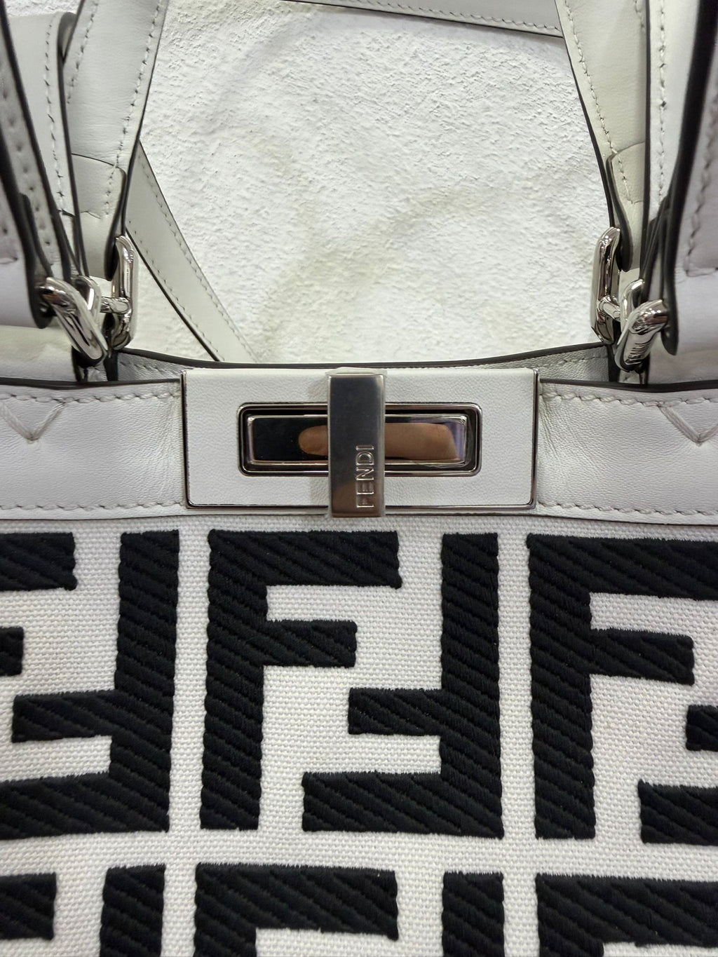 Fendi X-Tote canvas con ricamo FF