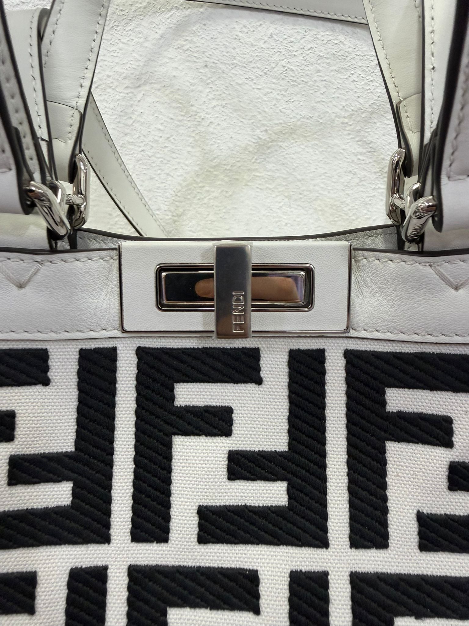 Fendi X-Tote canvas con ricamo FF