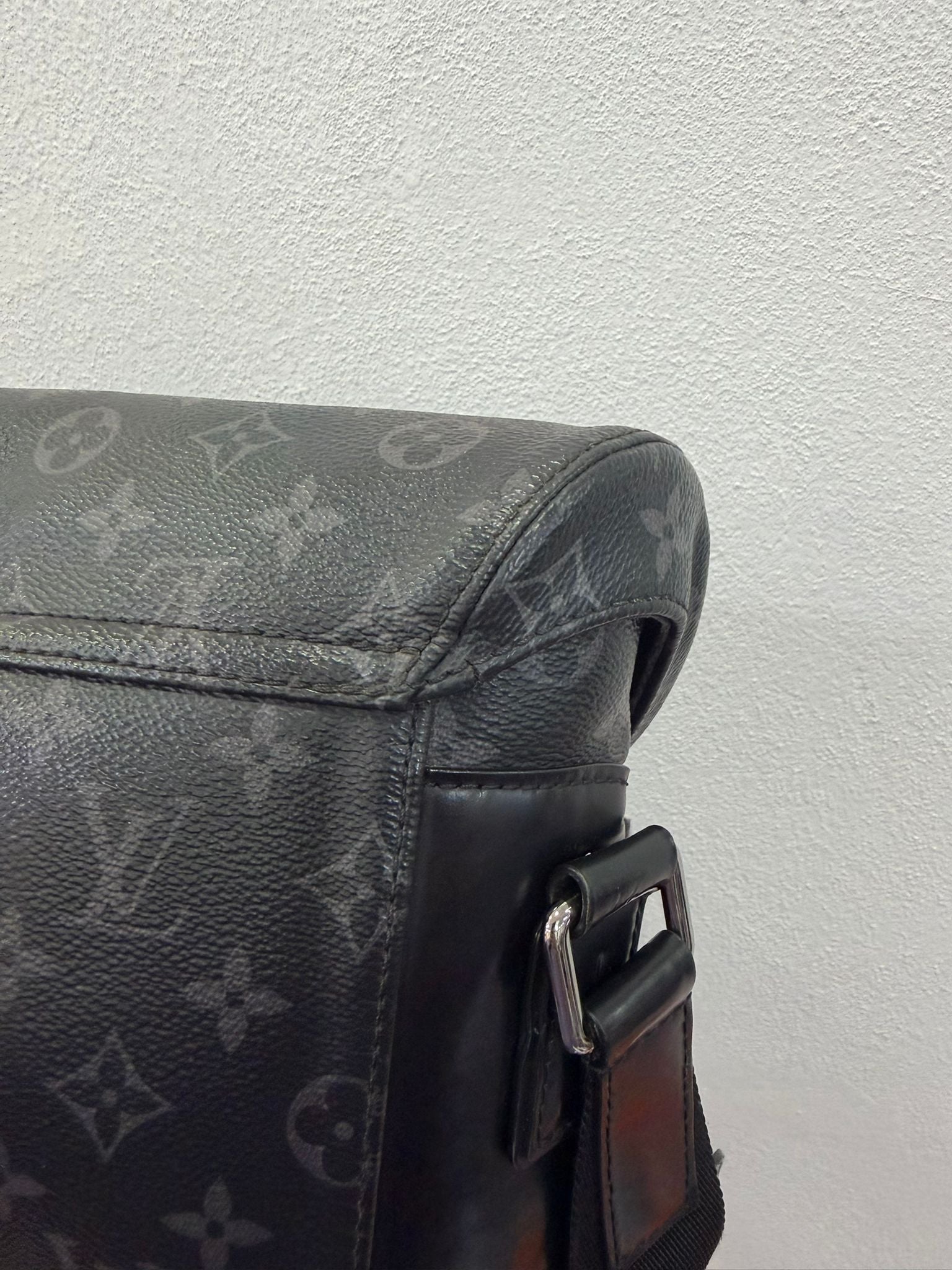 Louis Vuitton Messenger Voyage monogram eclipse