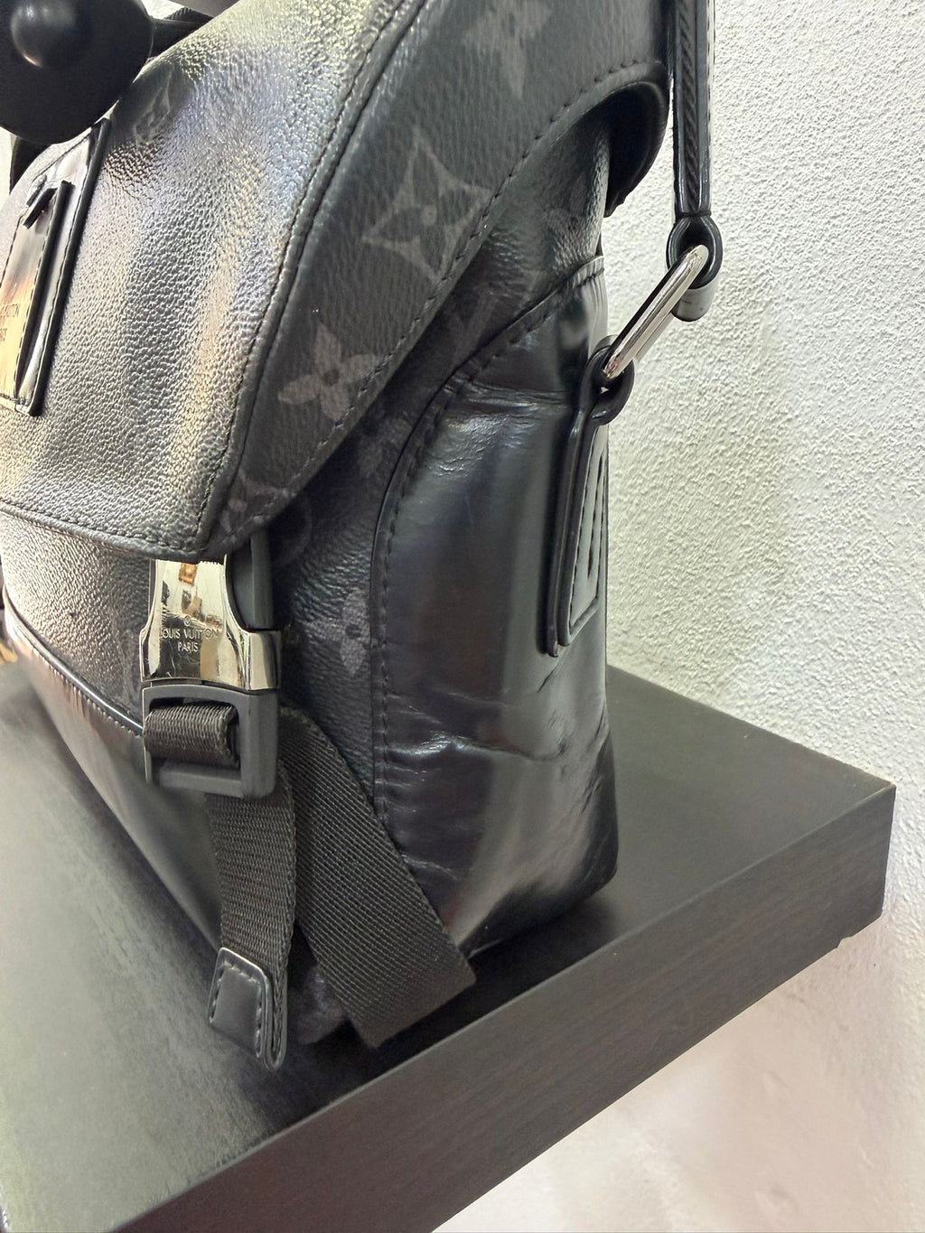 Louis Vuitton Messenger Voyage monogram eclipse