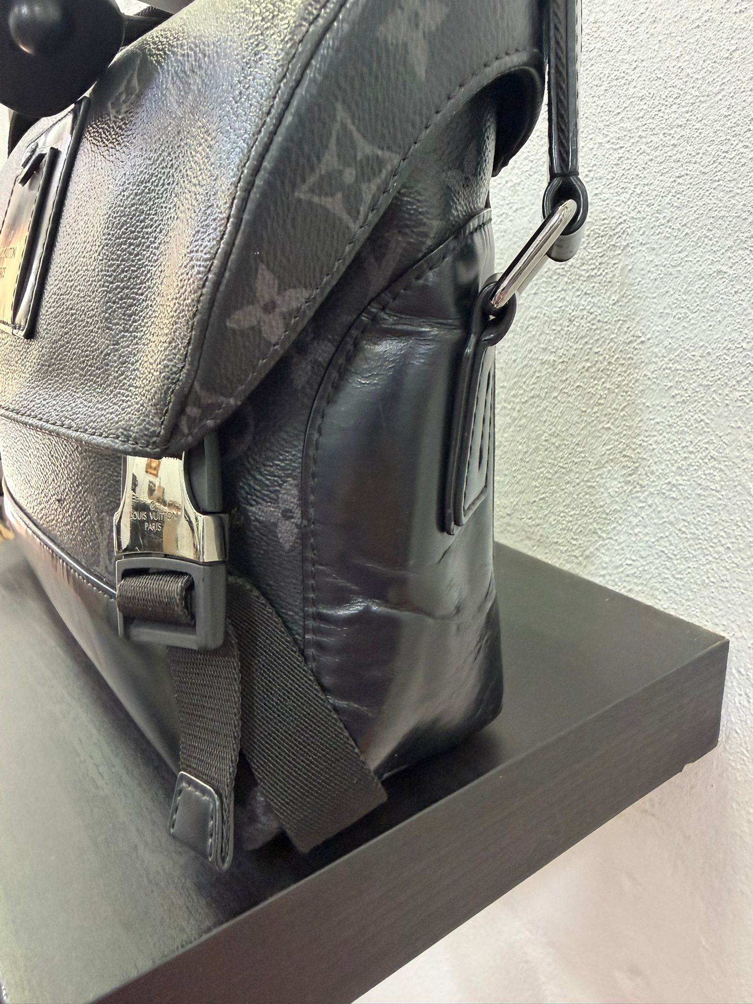 Louis Vuitton Messenger Voyage monogram eclipse