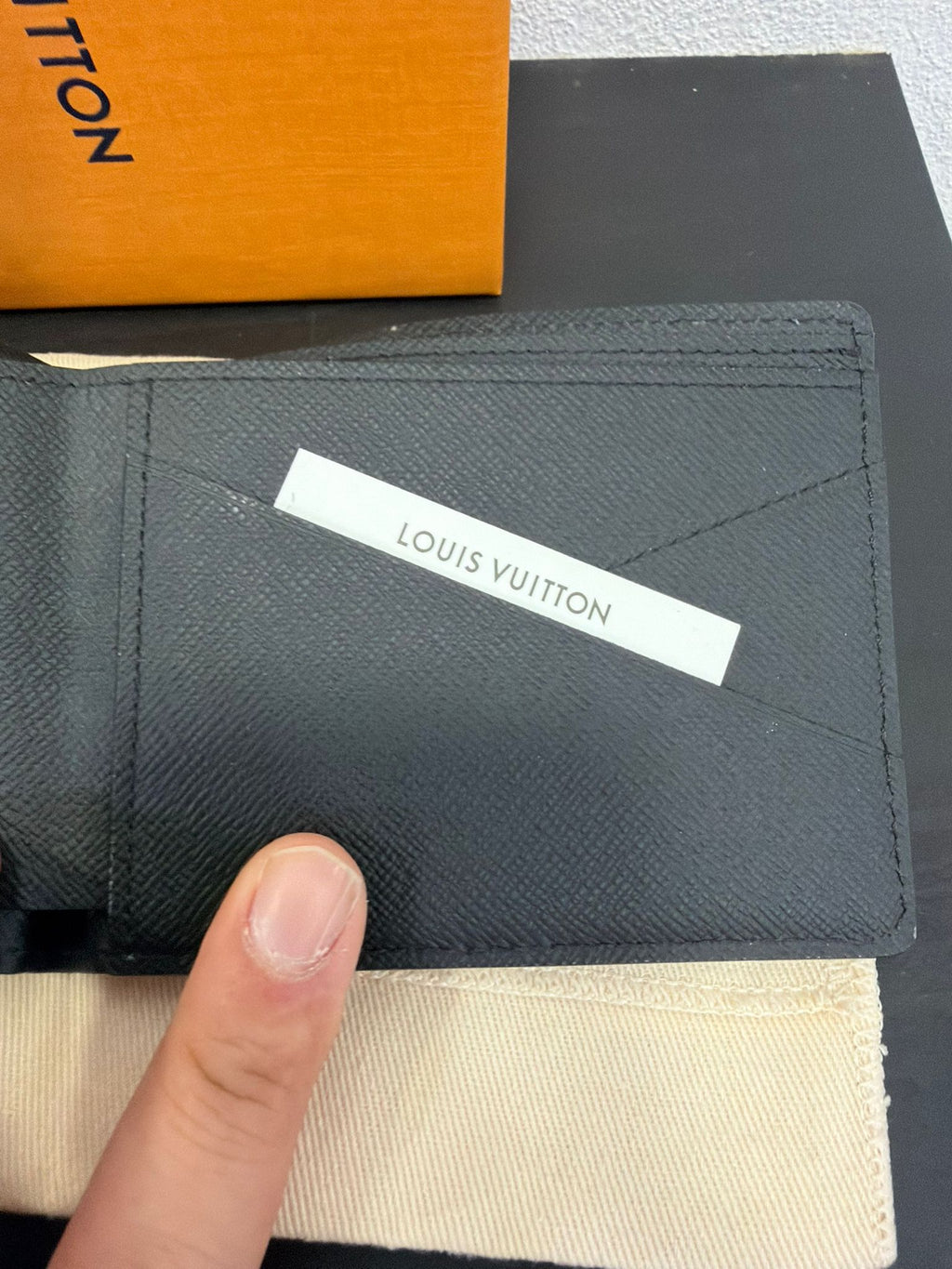 Louis Vuitton Portafogli Multiple in pelle Taiga