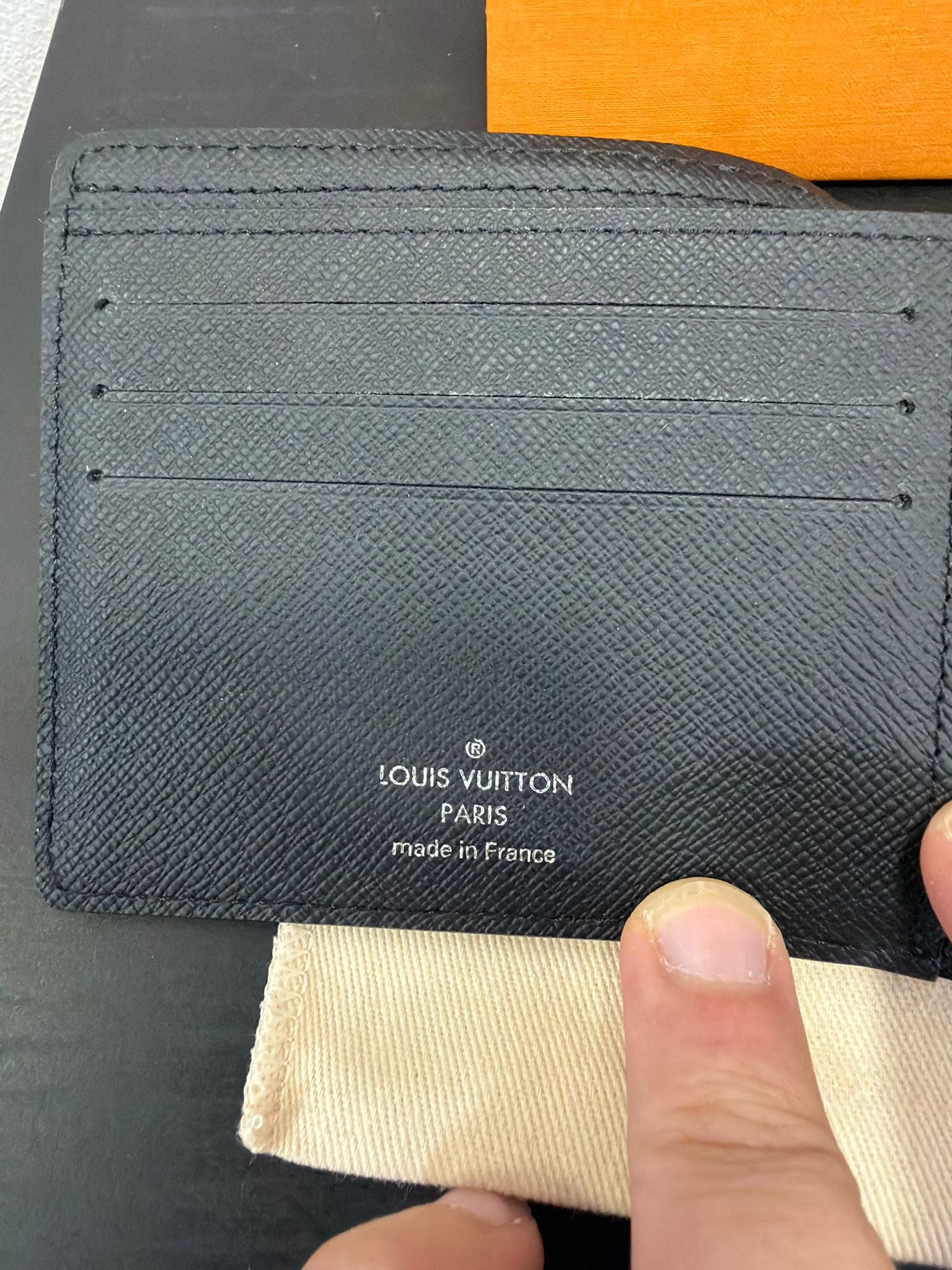 Louis Vuitton Portafogli Multiple in pelle Taiga