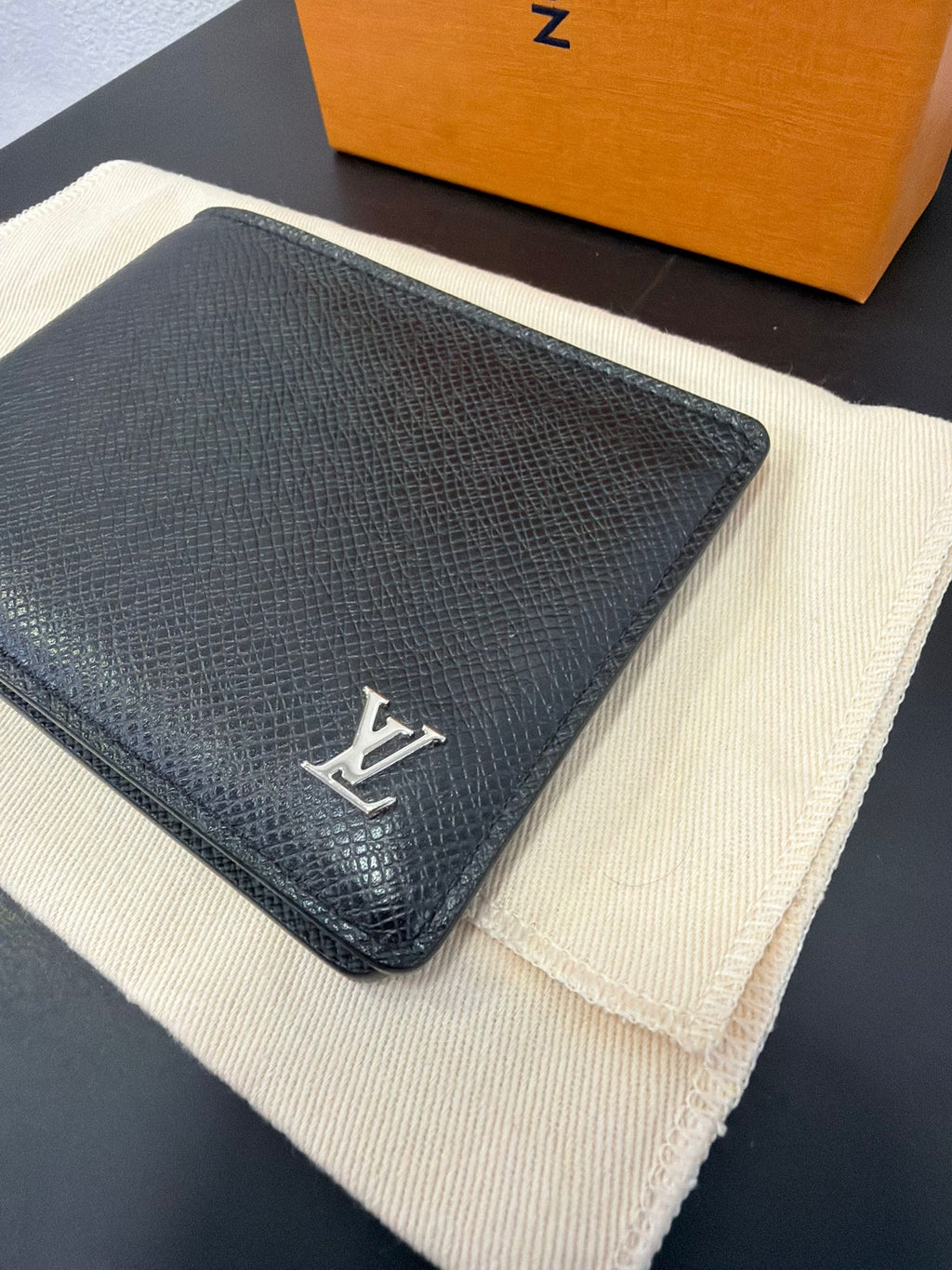 Louis Vuitton Portafogli Multiple in pelle Taiga