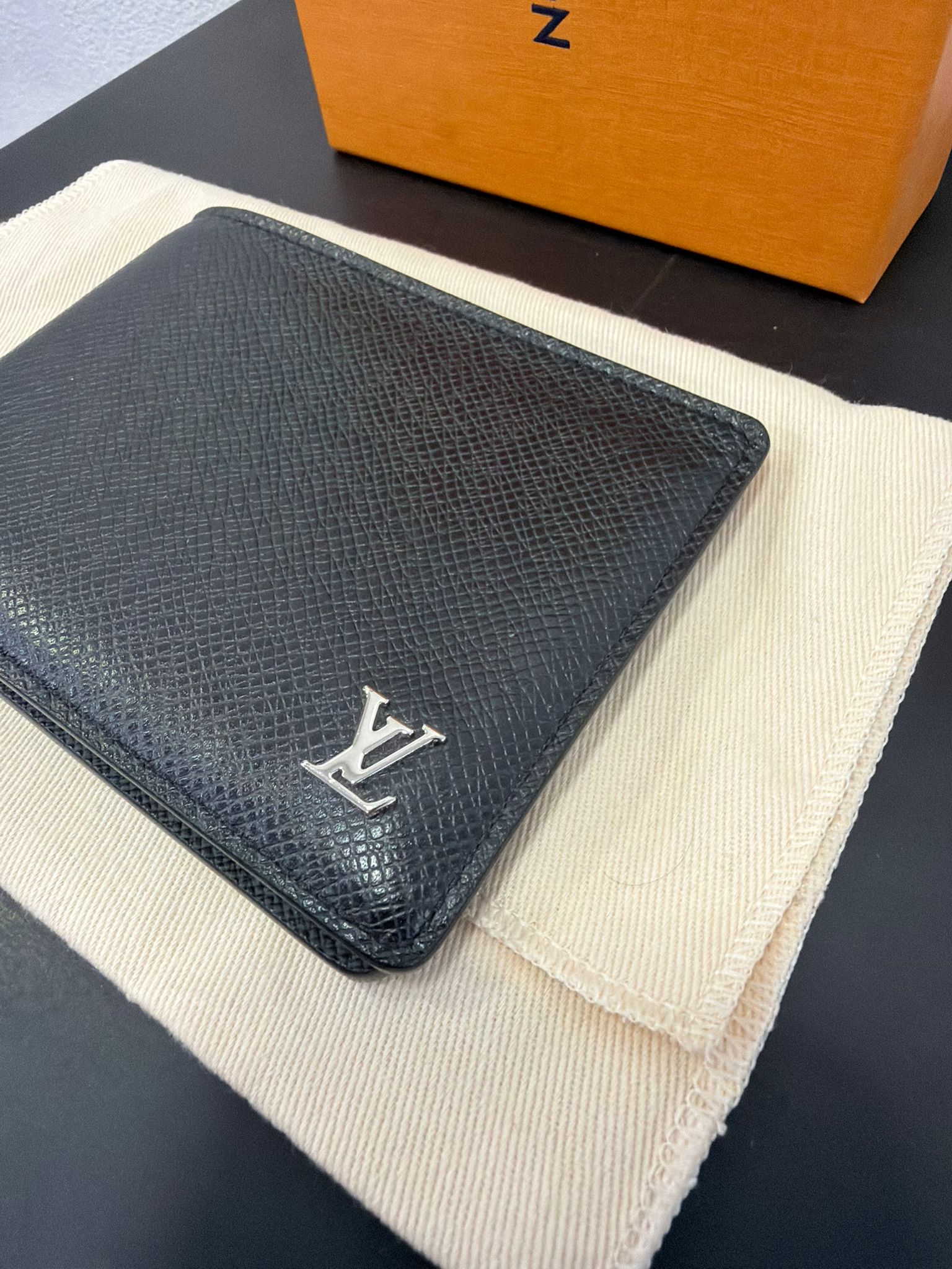 Louis Vuitton Portafogli Multiple in pelle Taiga