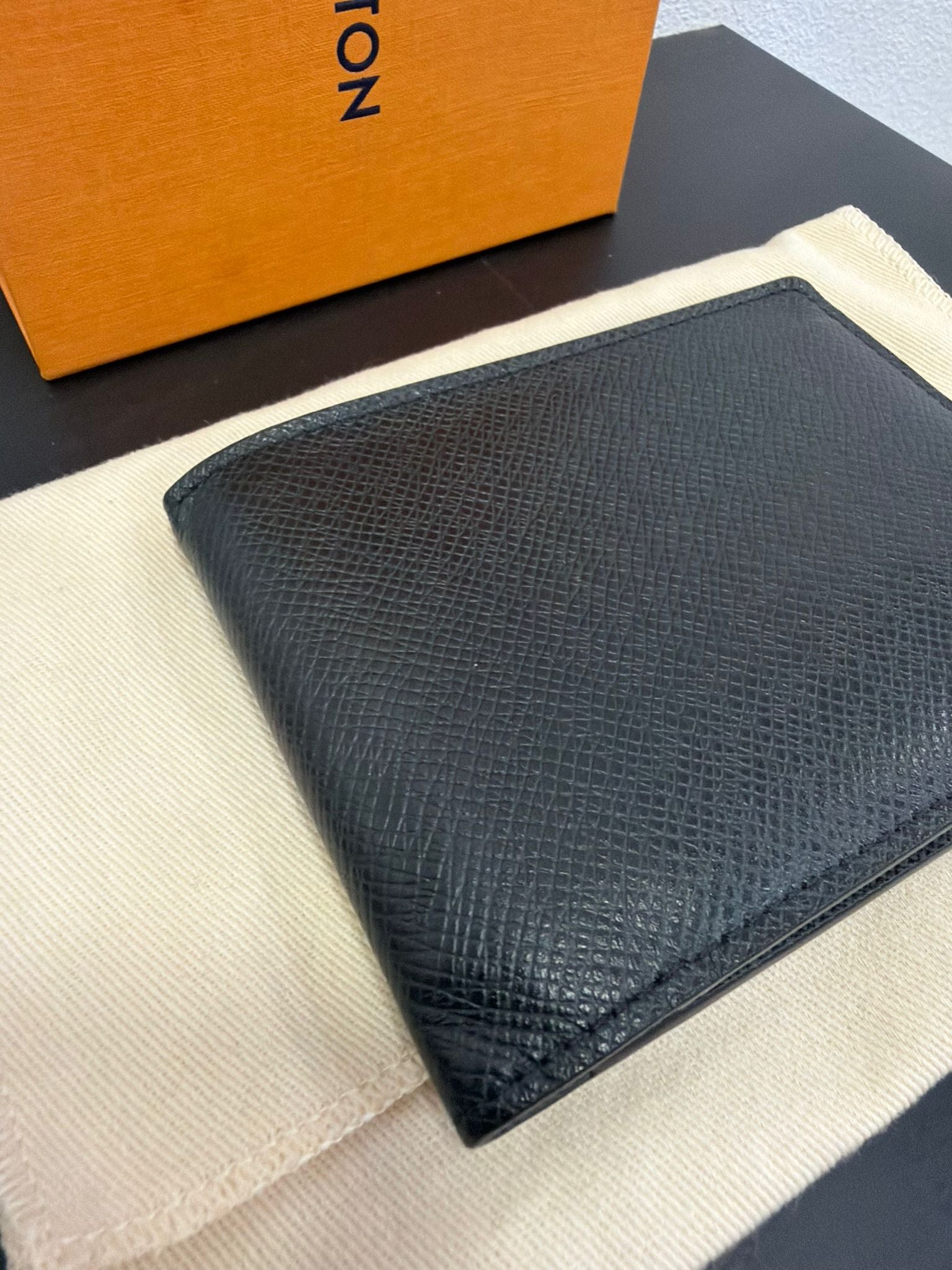 Louis Vuitton Portafogli Multiple in pelle Taiga