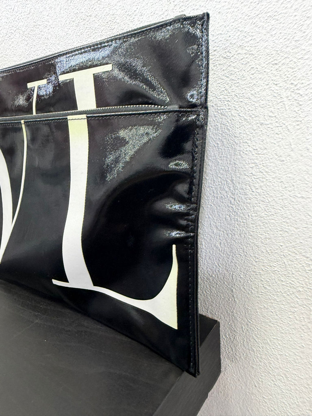 Valentino Garavani Pochette in pelle lucida con Logo