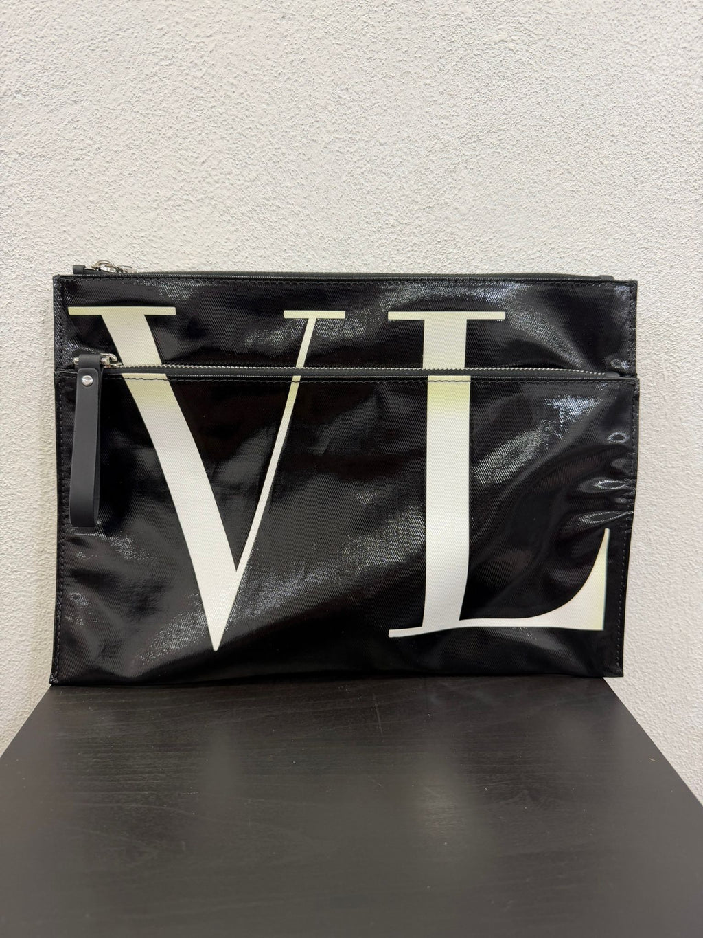 Valentino Garavani Pochette in pelle lucida con Logo