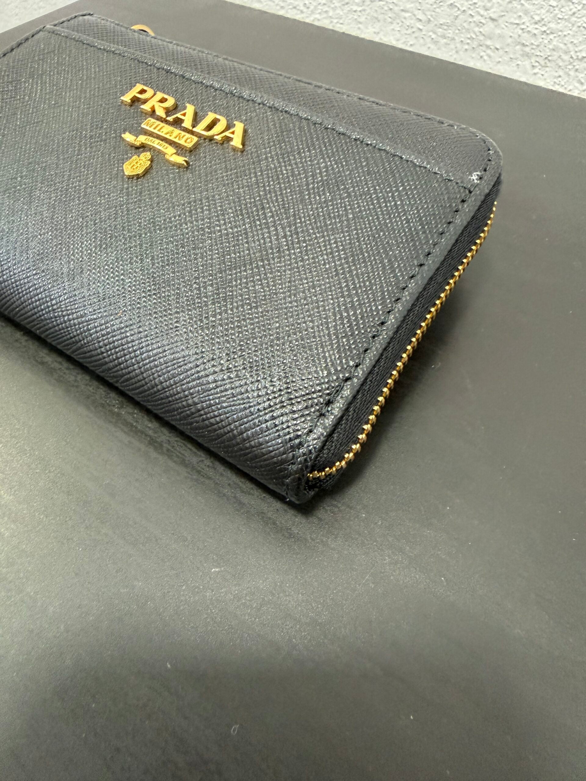 Prada Portamonete con gancio Saffiano