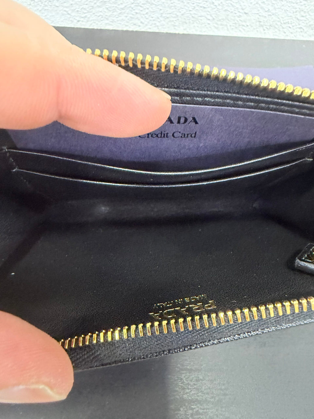 Prada Portamonete con gancio Saffiano