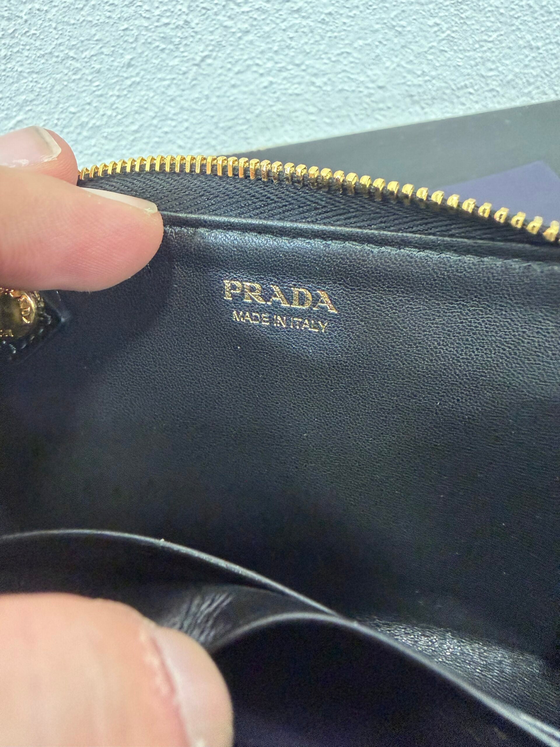 Prada Portamonete con gancio Saffiano