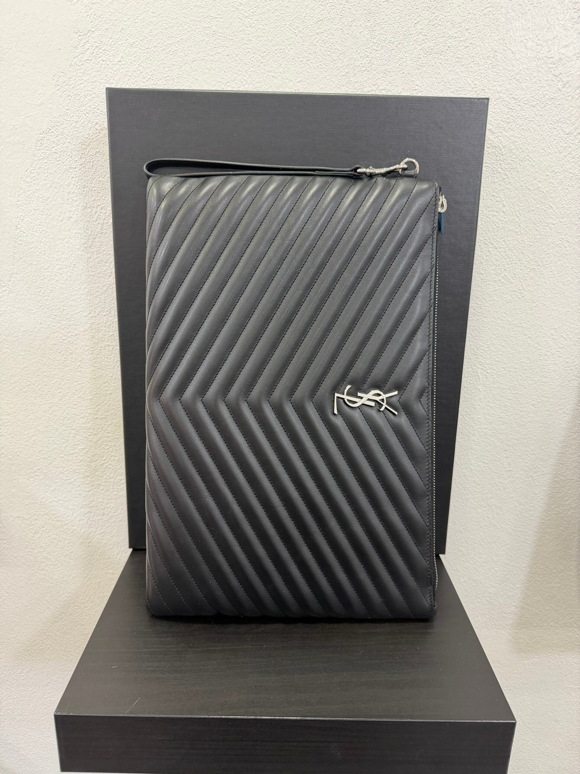 Saint Laurent Pouch Grande