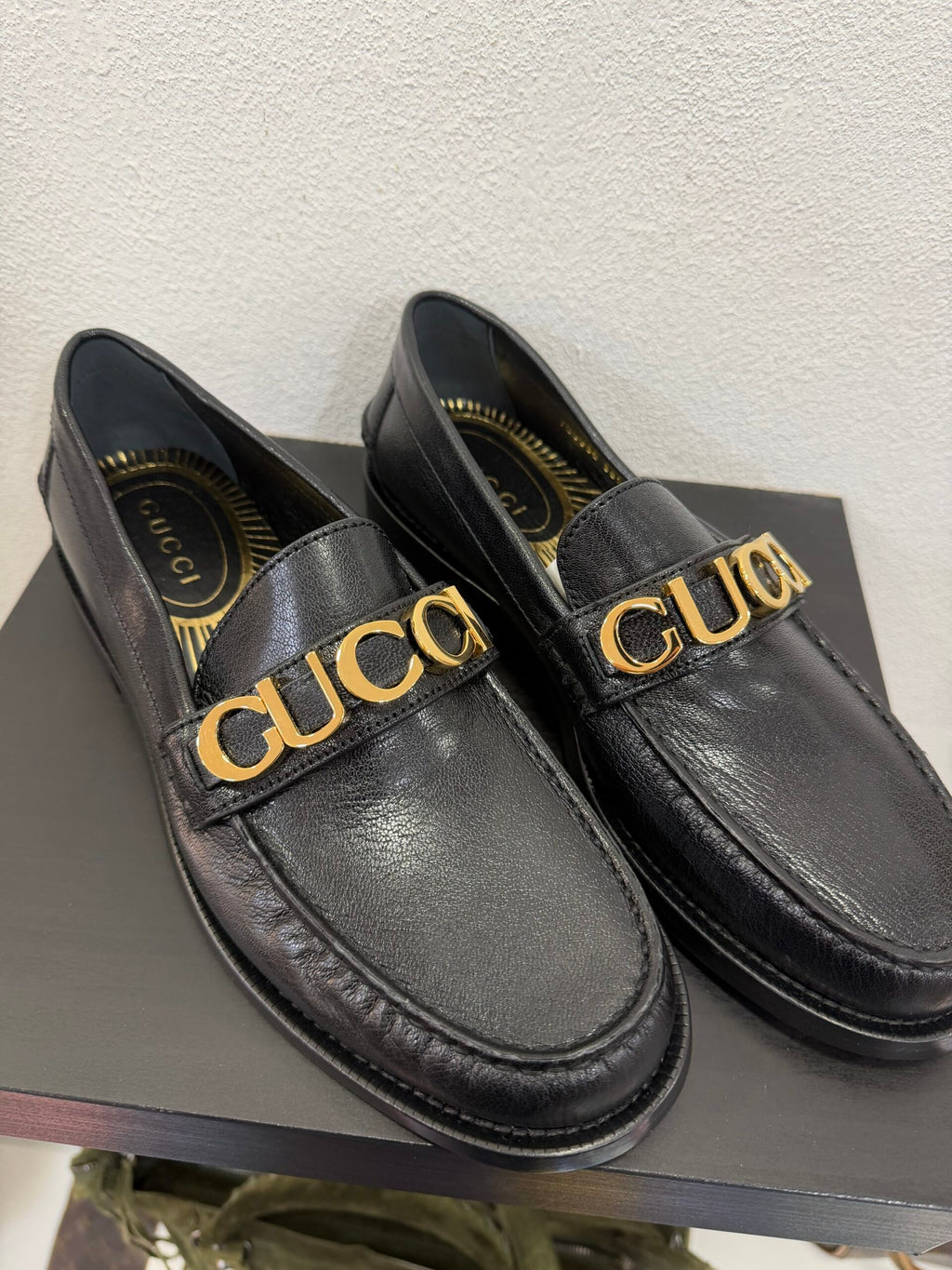 Gucci Mocassino in pelle con logo 38,5