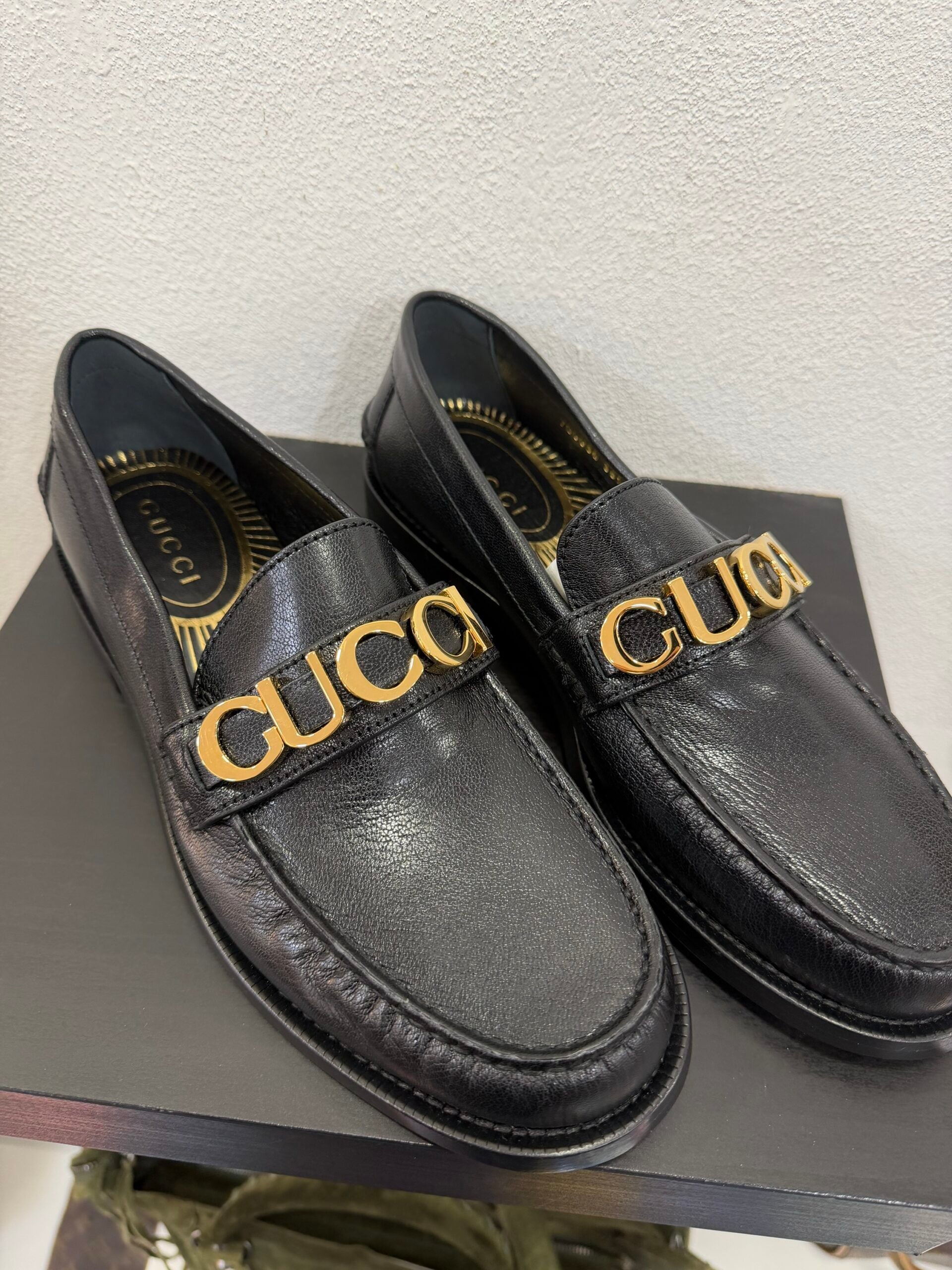 Gucci Mocassino in pelle con logo 38,5