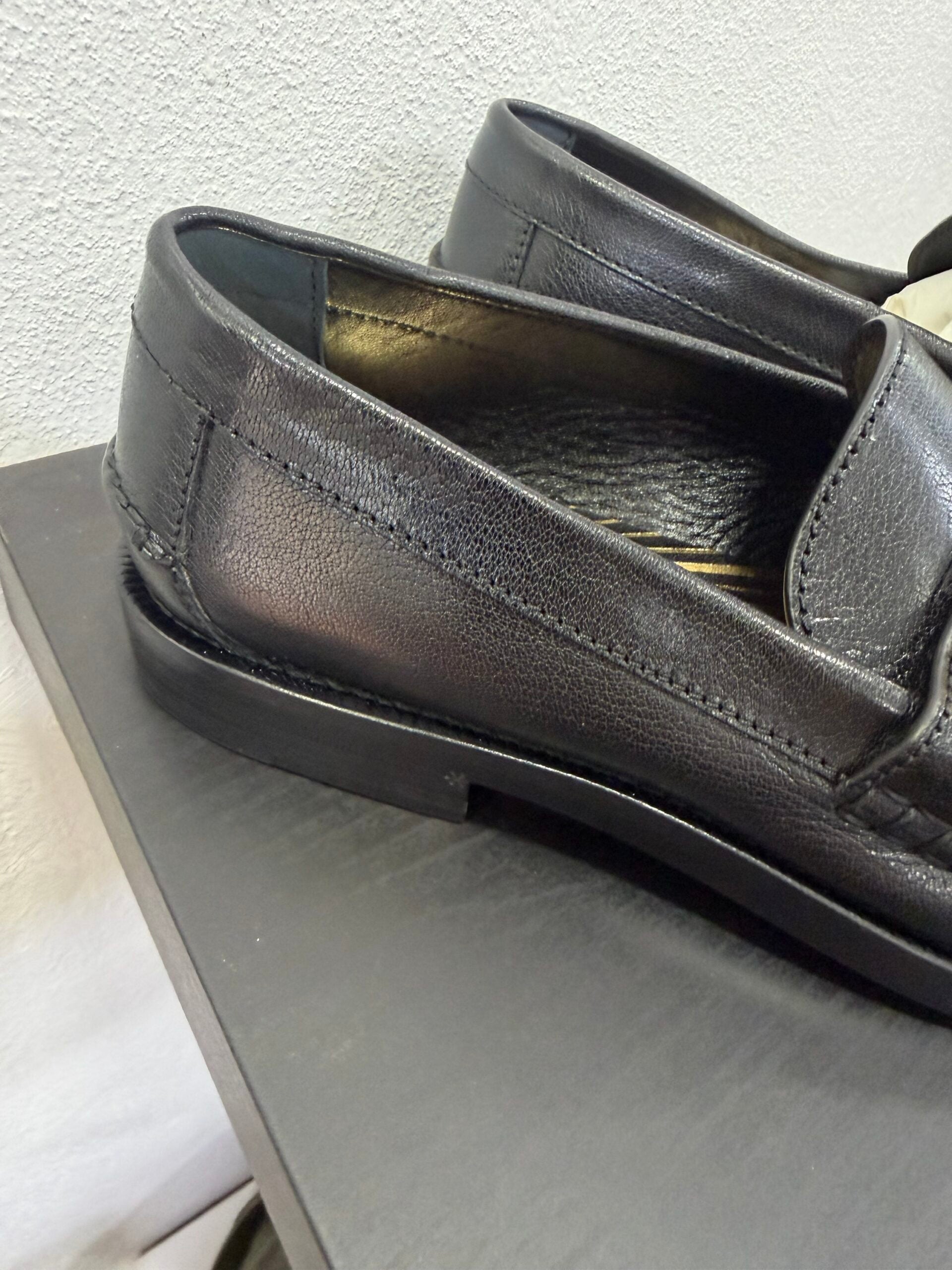 Gucci Mocassino in pelle con logo 38,5