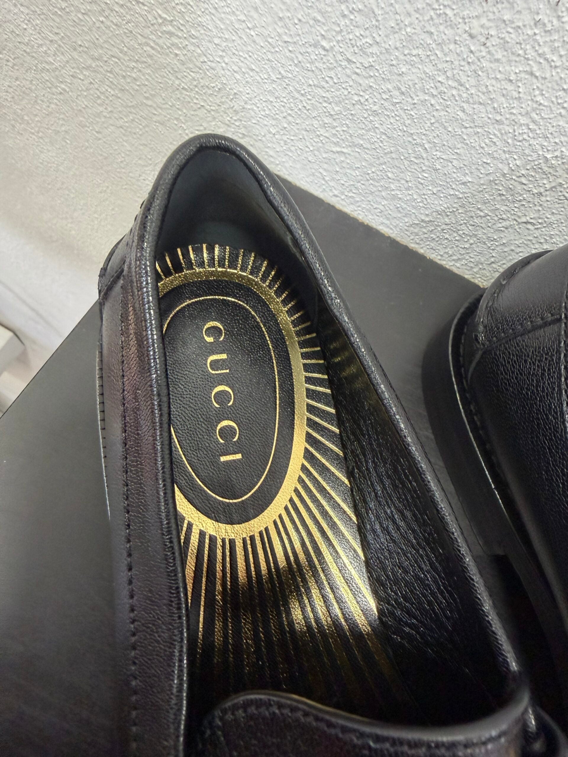 Gucci Mocassino in pelle con logo 38,5