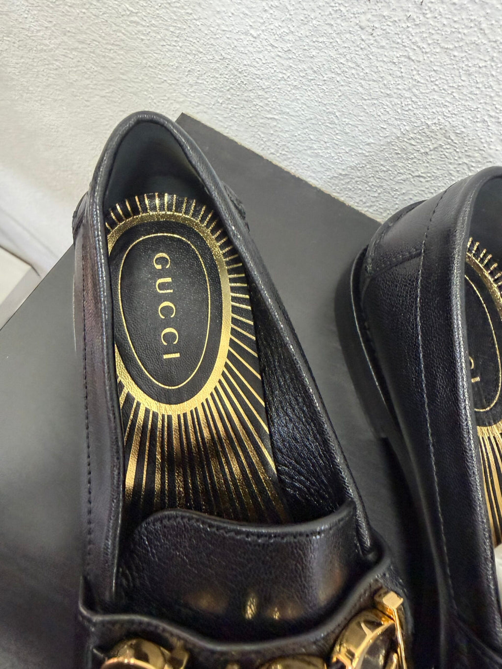 Gucci Mocassino in pelle con logo 38,5
