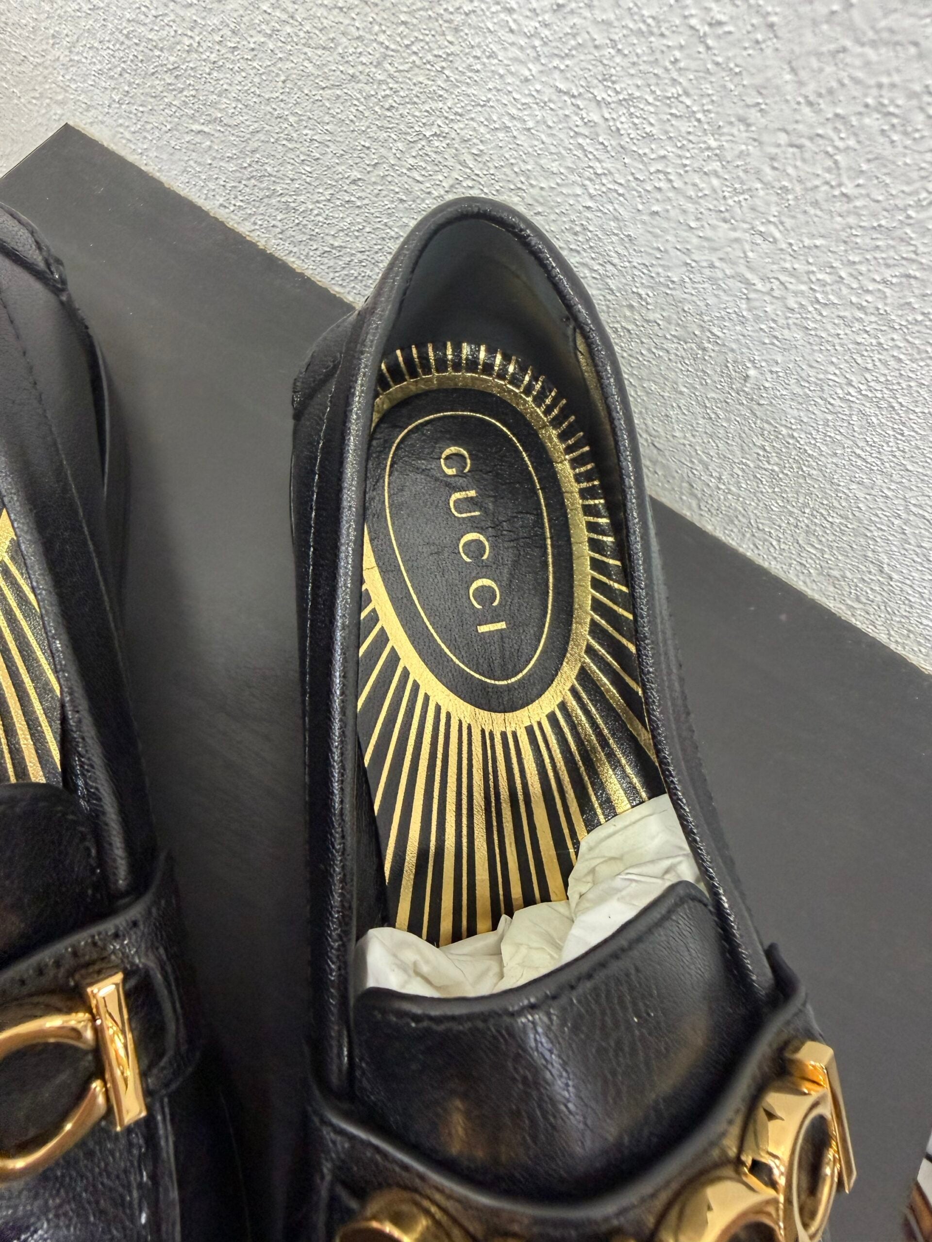Gucci Mocassino in pelle con logo 38,5
