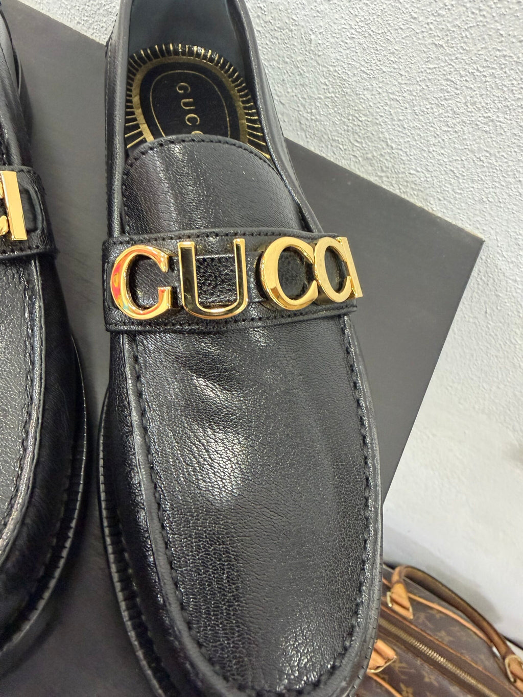 Gucci Mocassino in pelle con logo 38,5