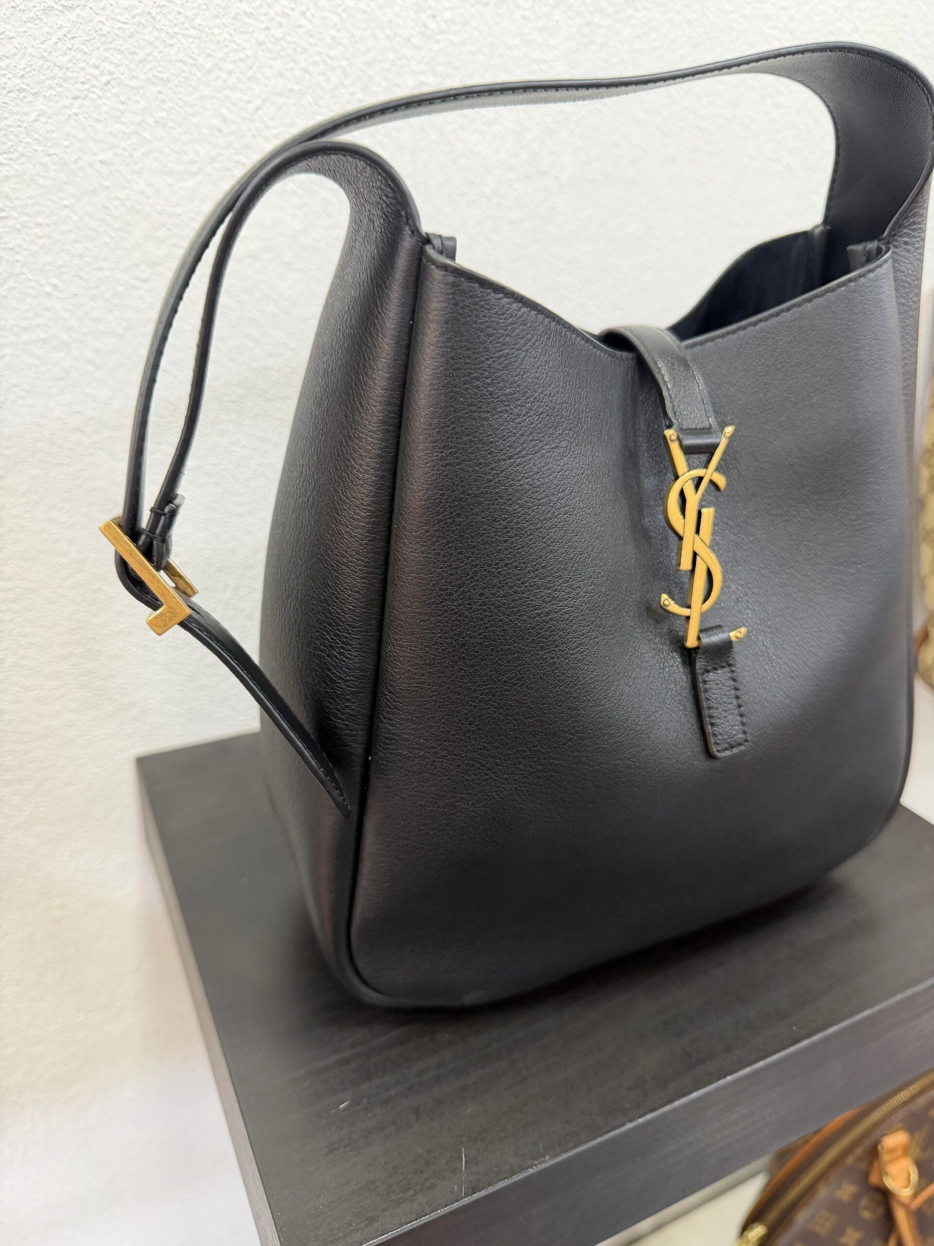 Saint Laurent Le 5 A 7 small