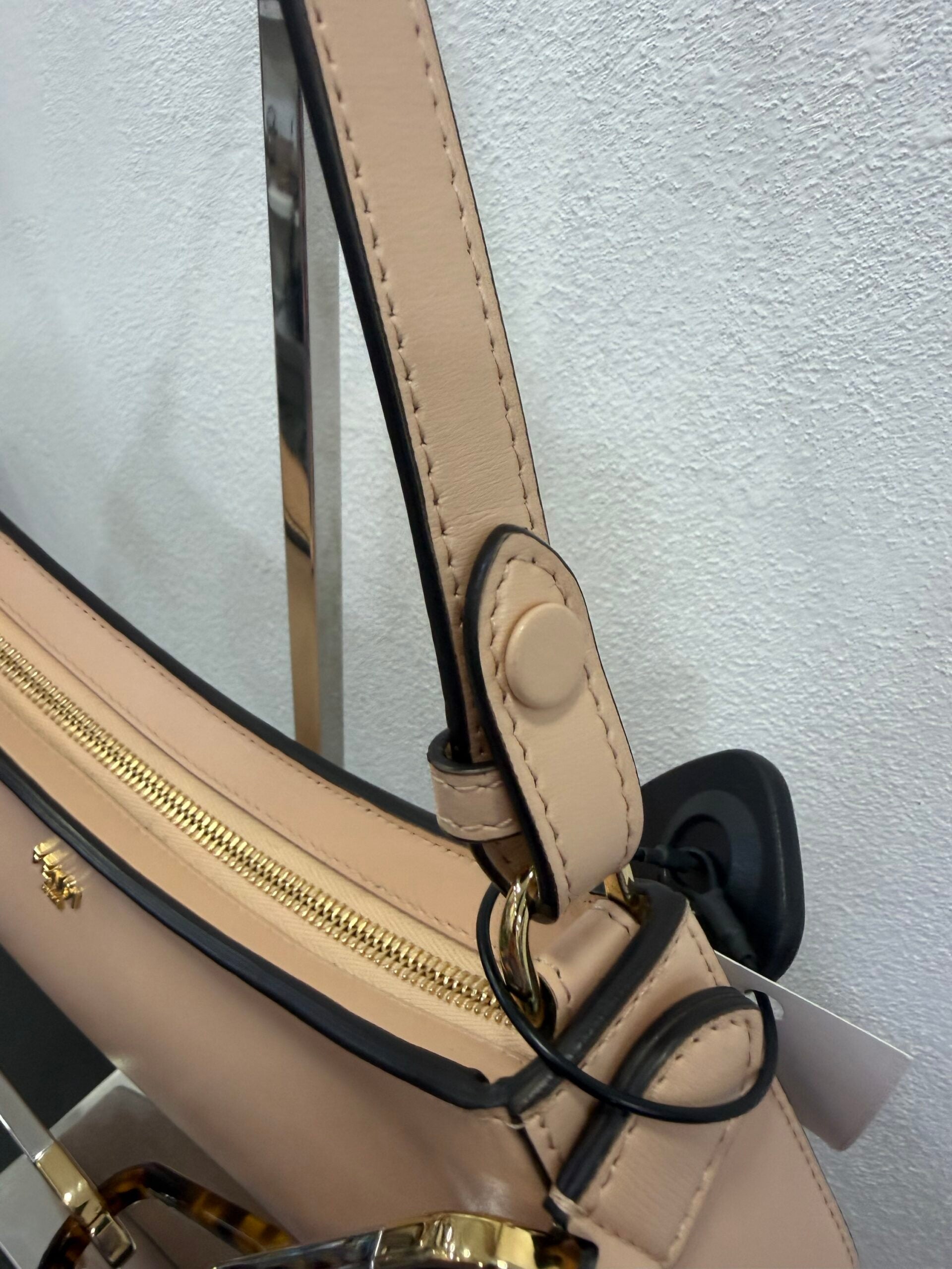 Fendi O-lock swing cipria