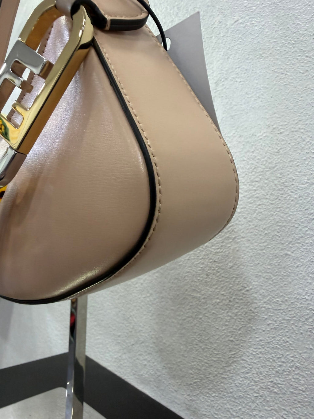 Fendi O-lock swing cipria