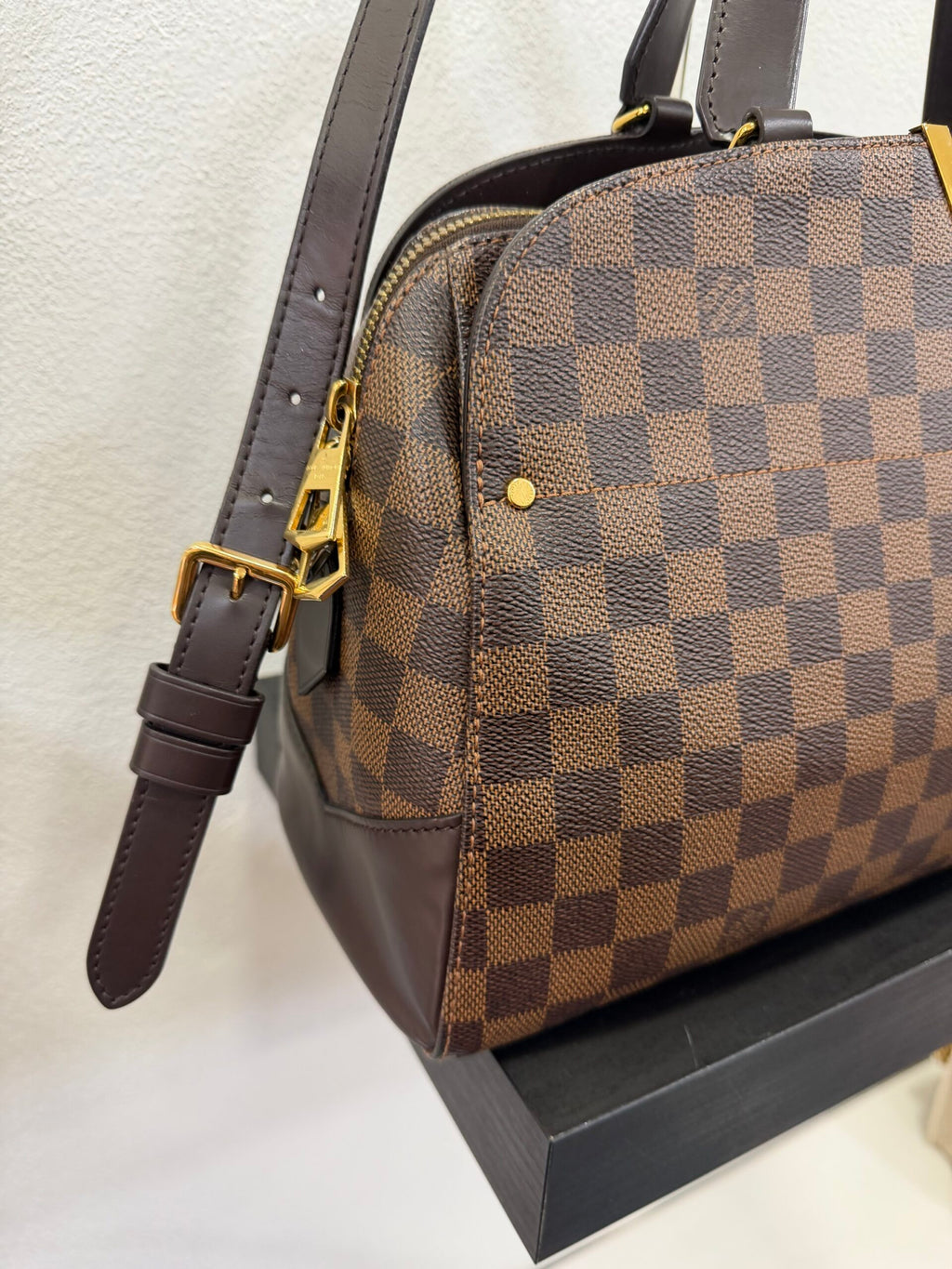 Louis Vuitton Kensington