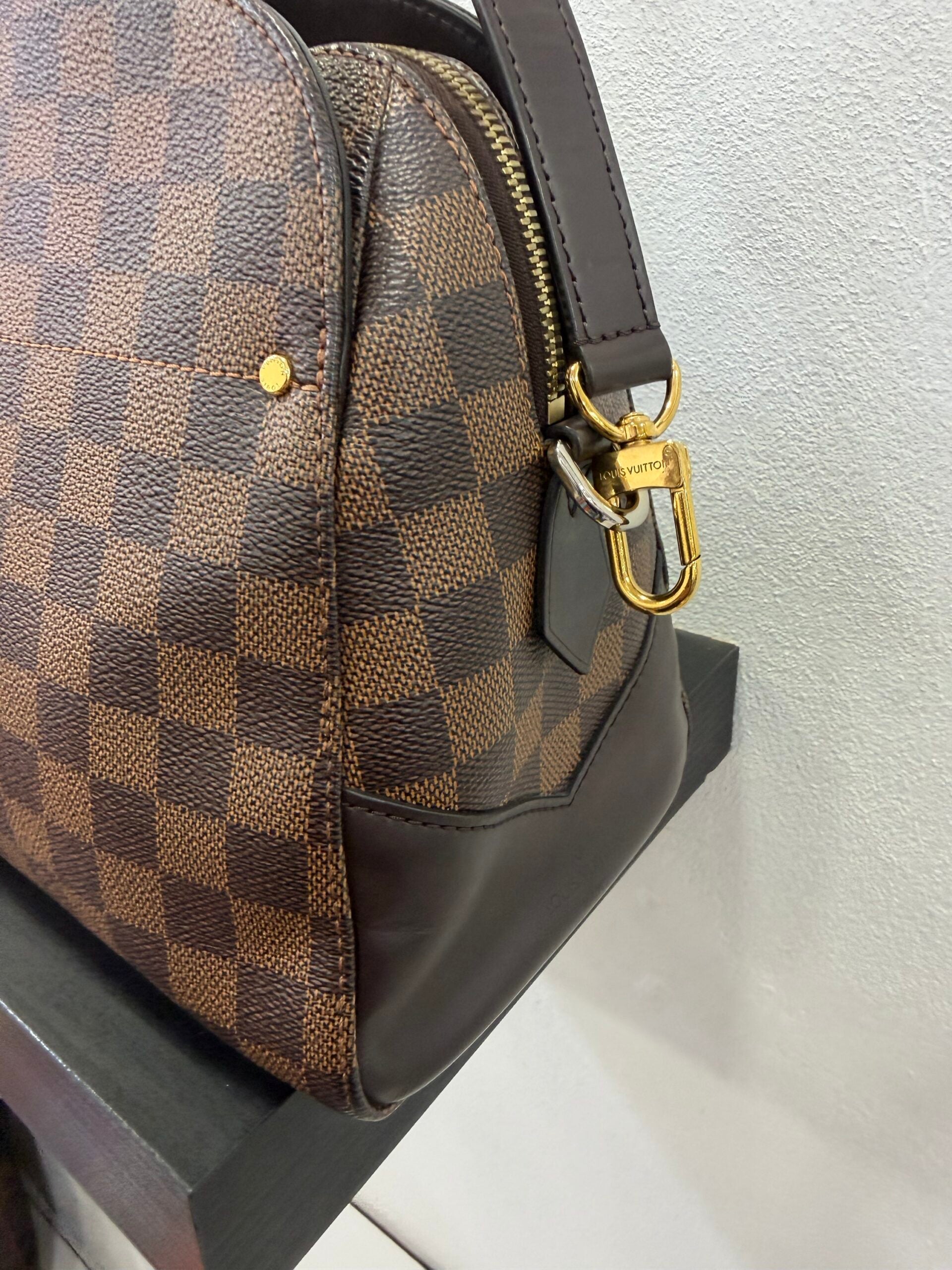 Louis Vuitton Kensington