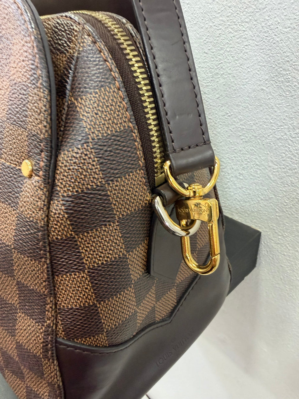 Louis Vuitton Kensington