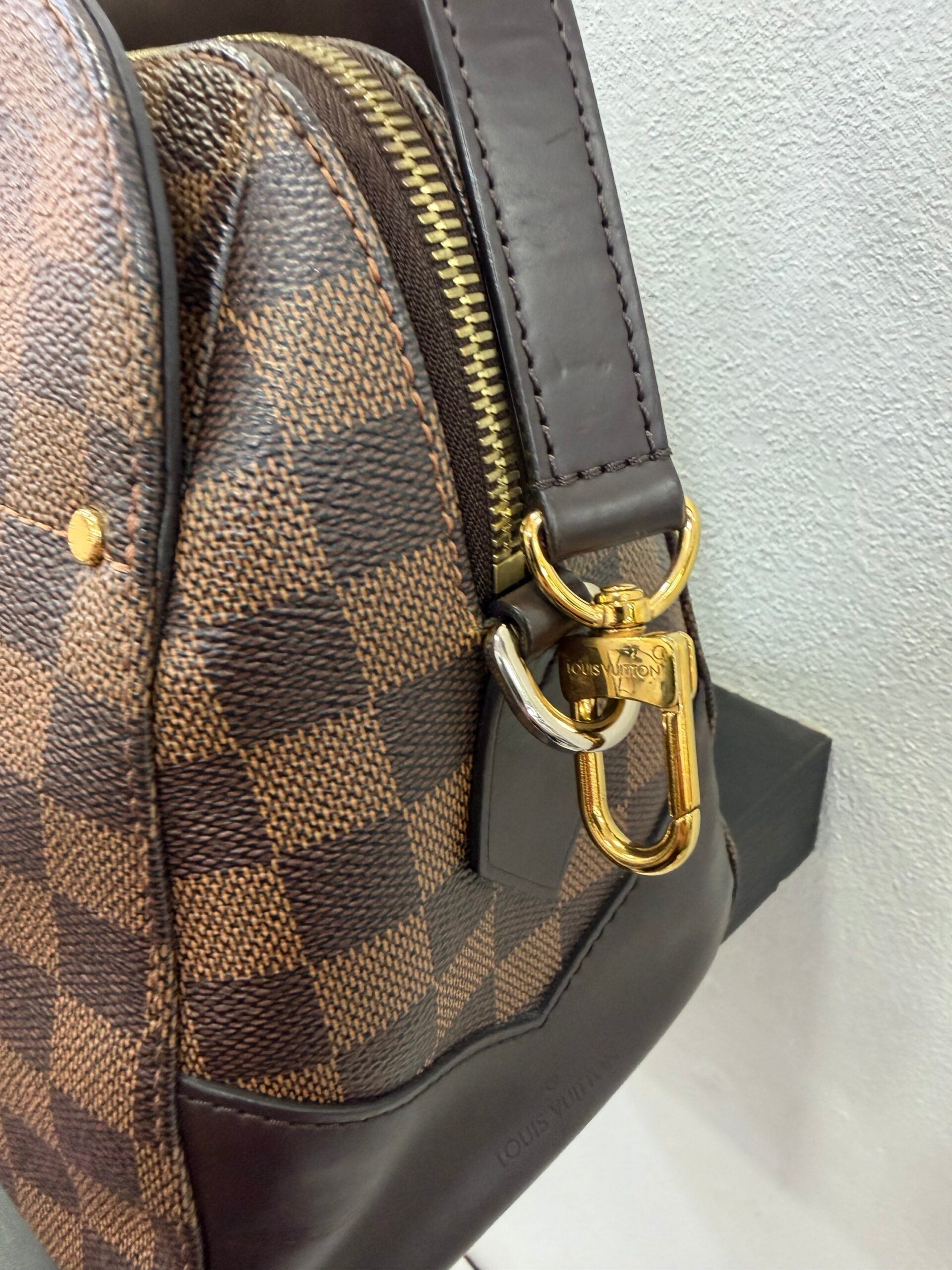 Louis Vuitton Kensington
