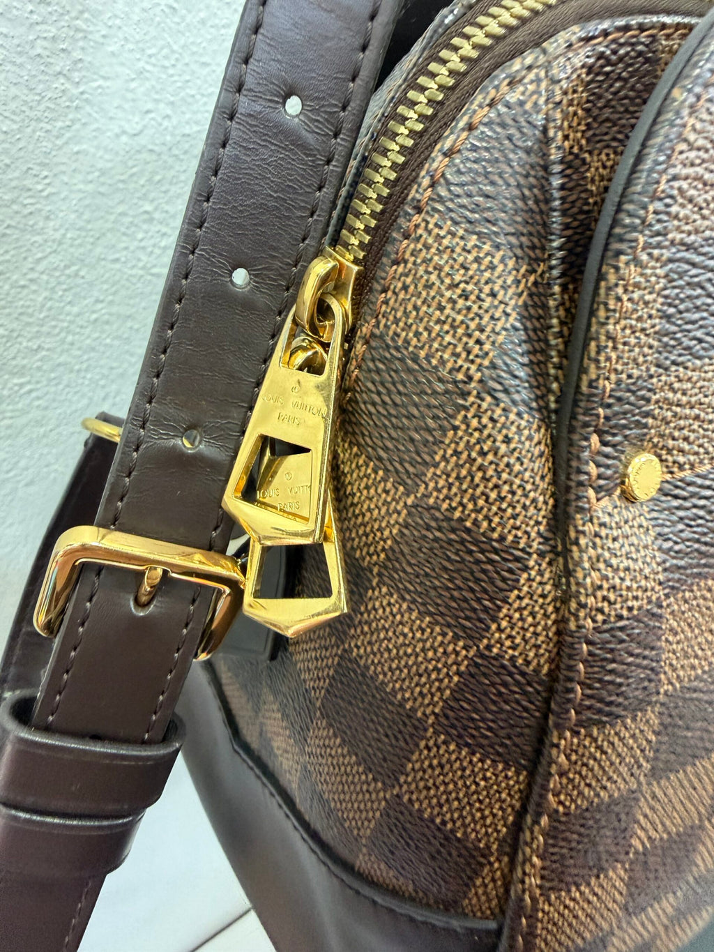 Louis Vuitton Kensington