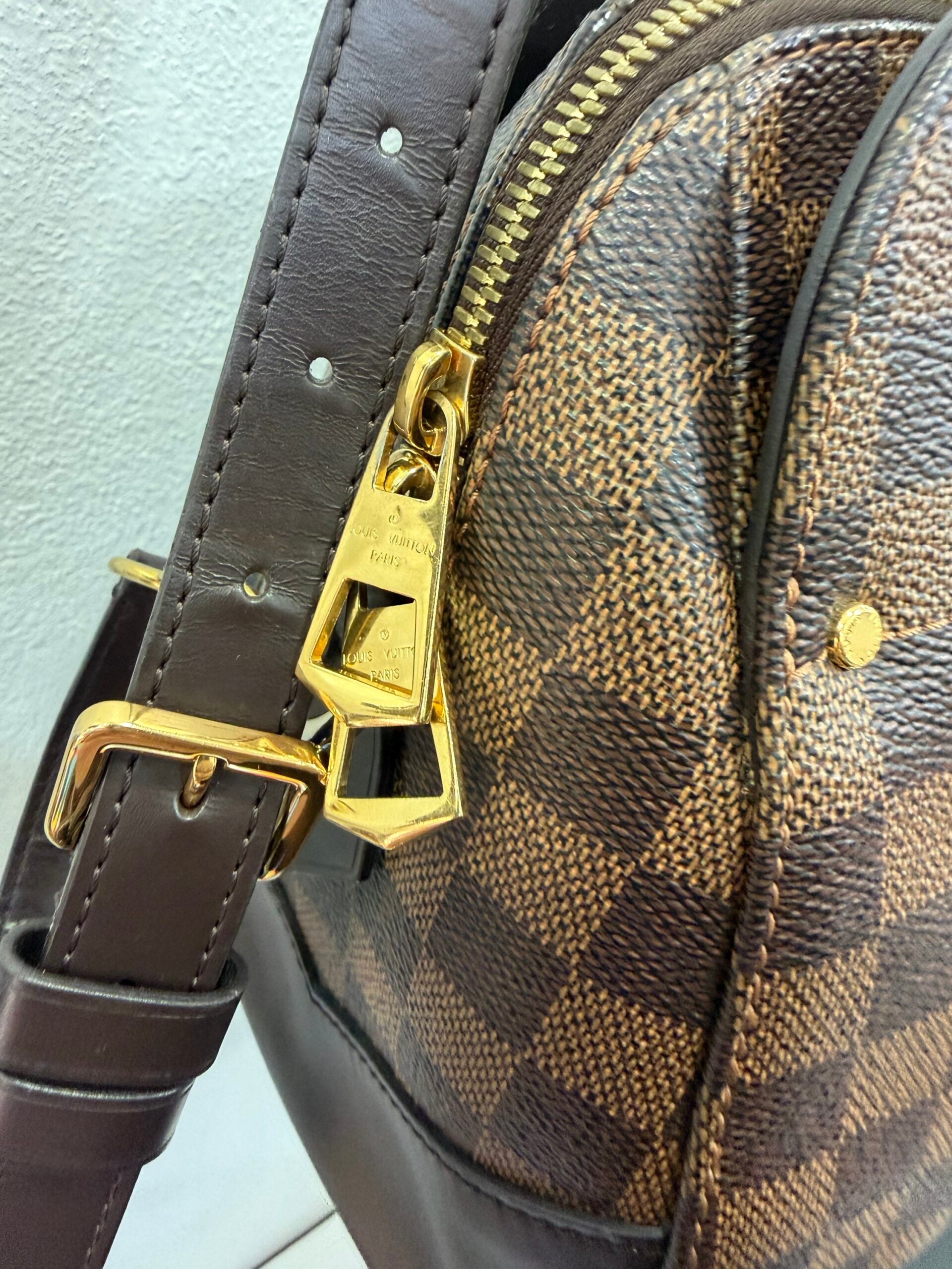 Louis Vuitton Kensington