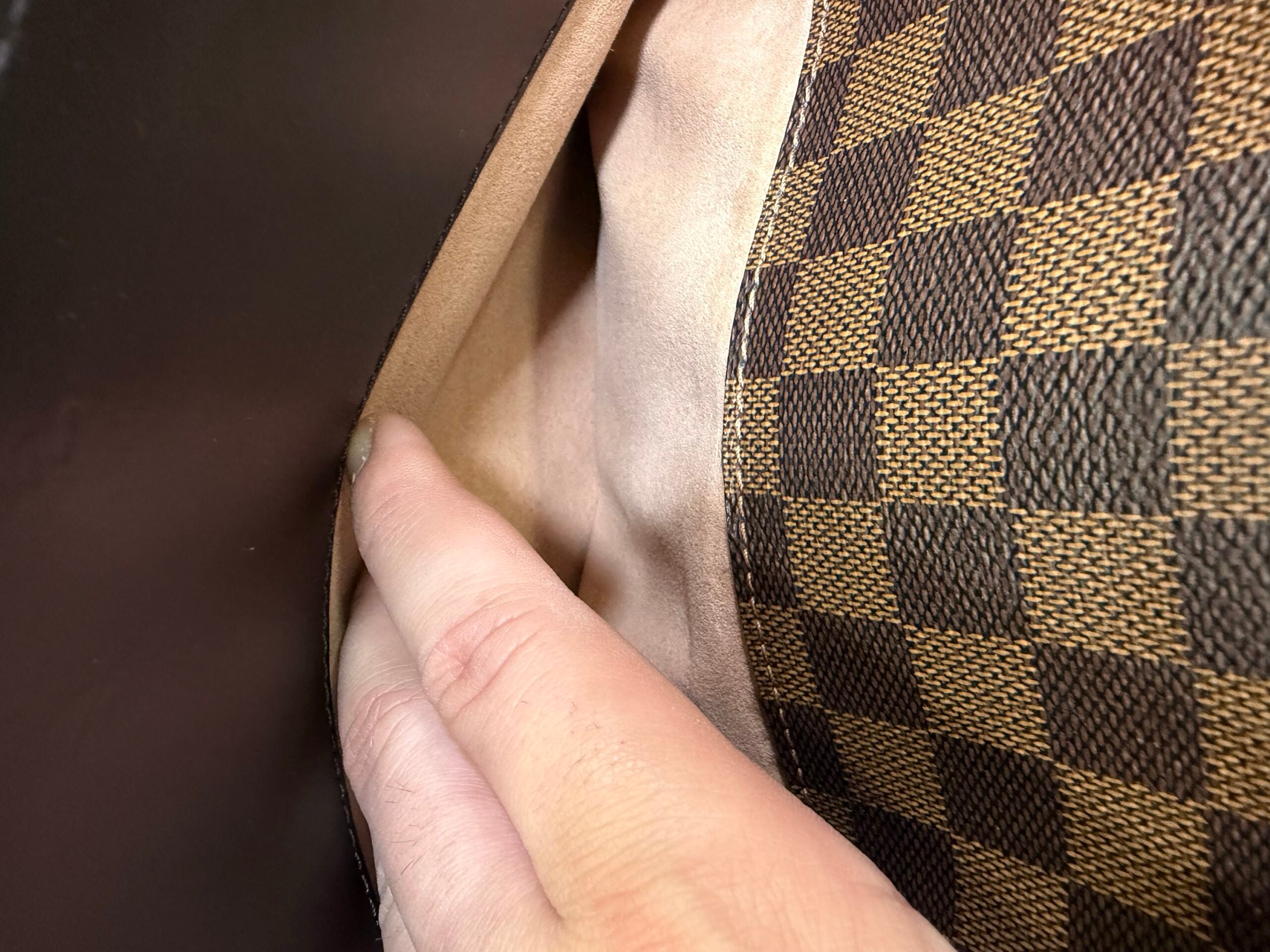 Louis Vuitton Kensington