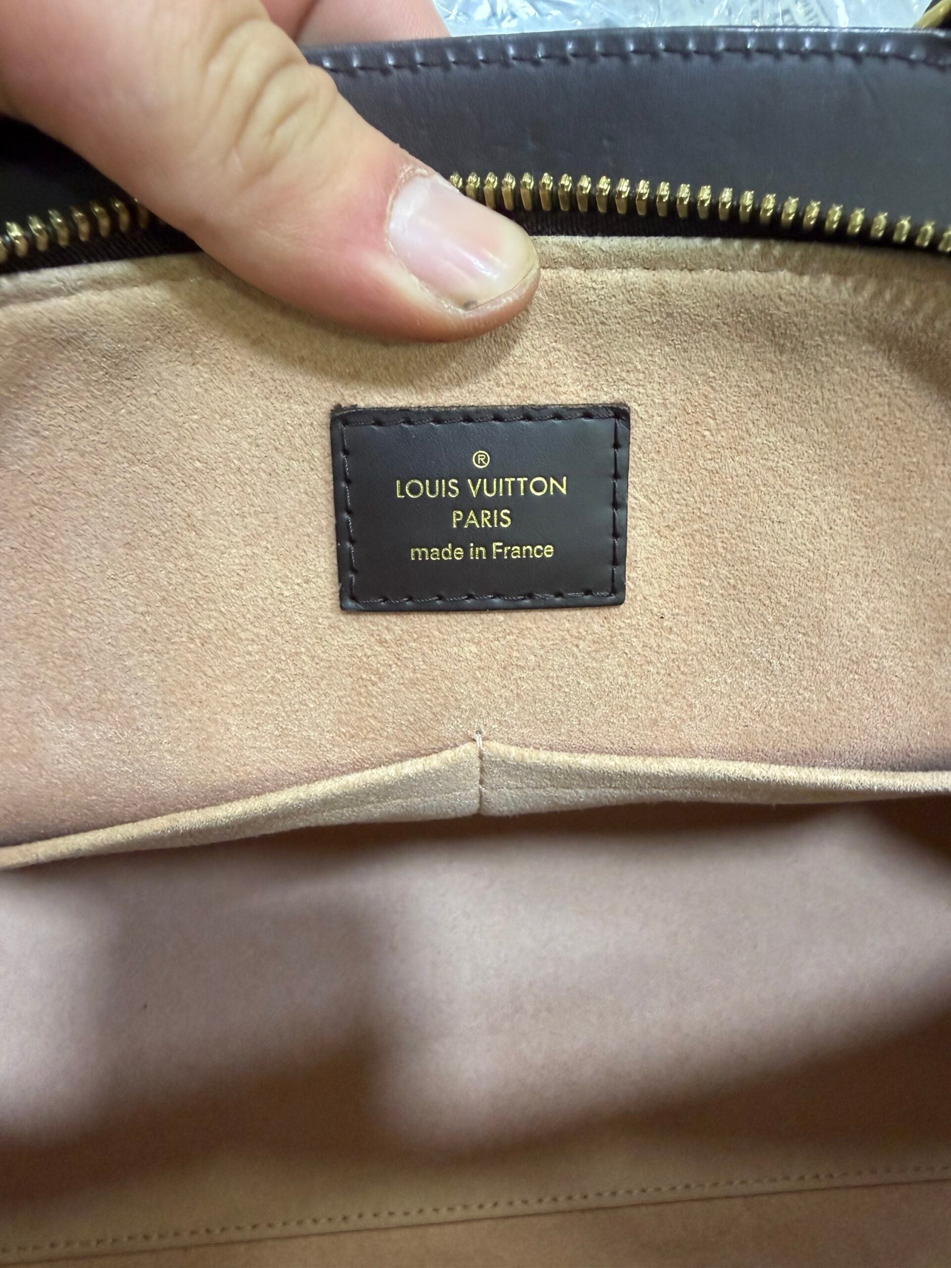 Louis Vuitton Kensington