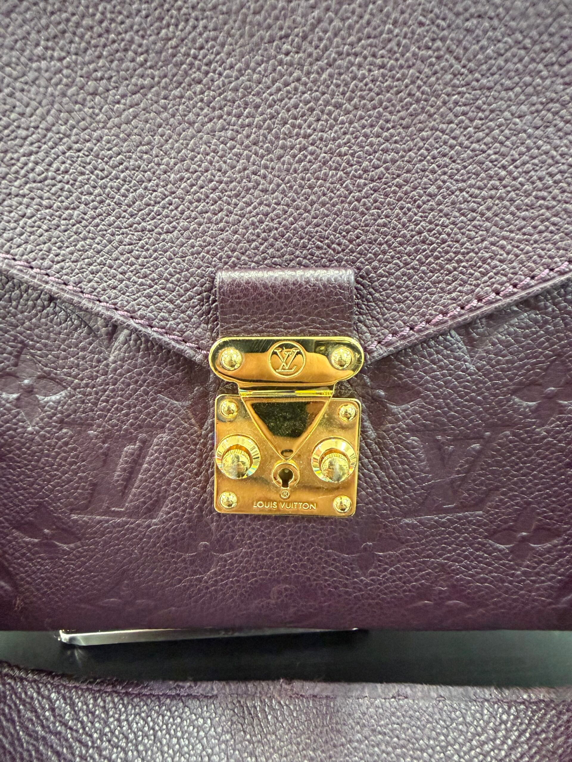 Louis Vuitton Metis Hobo