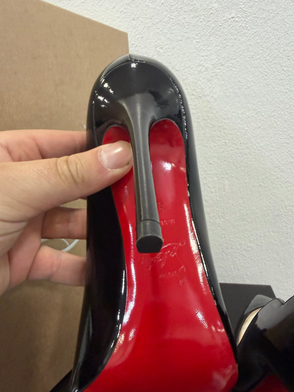 Christian Louboutin Hot Chick 39