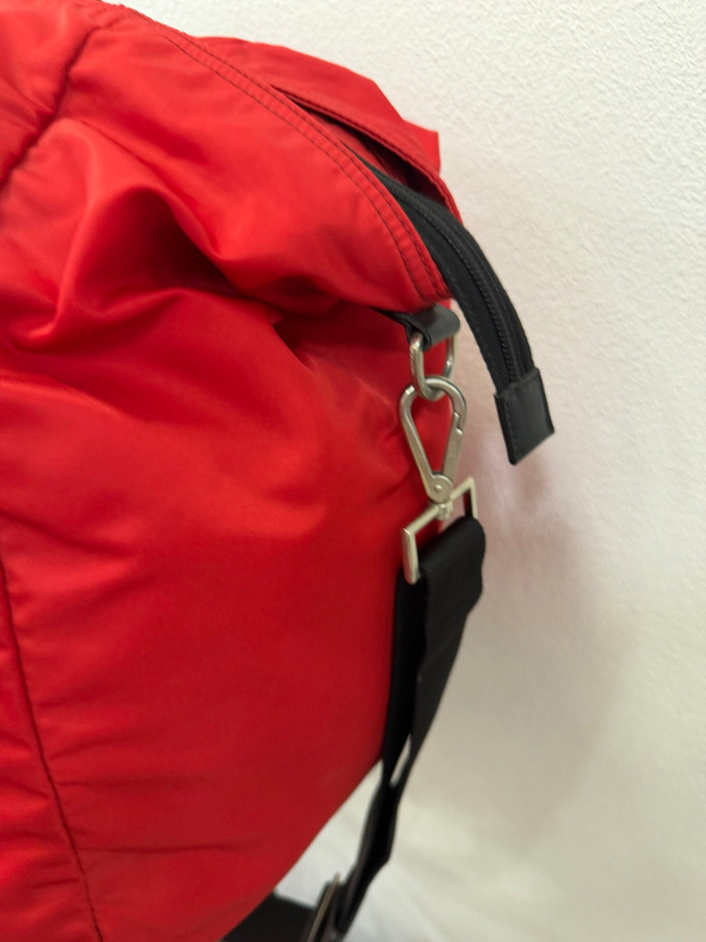 Prada Nylon Borsone con tracolla