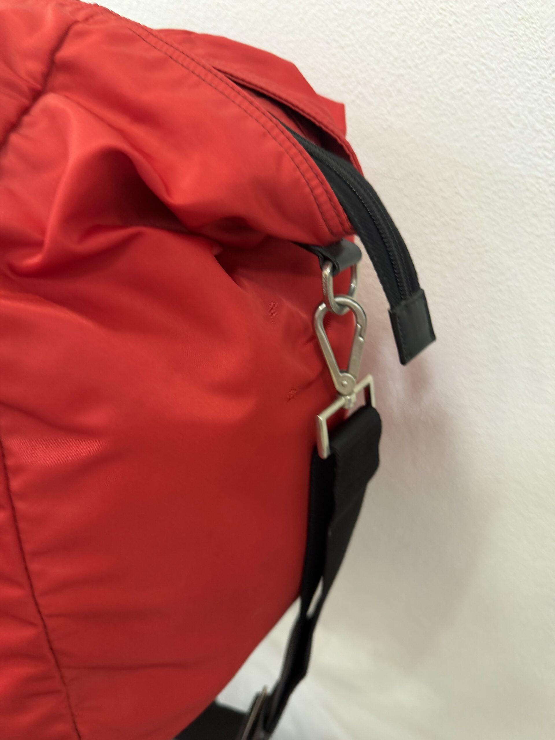 Prada Nylon Borsone con tracolla