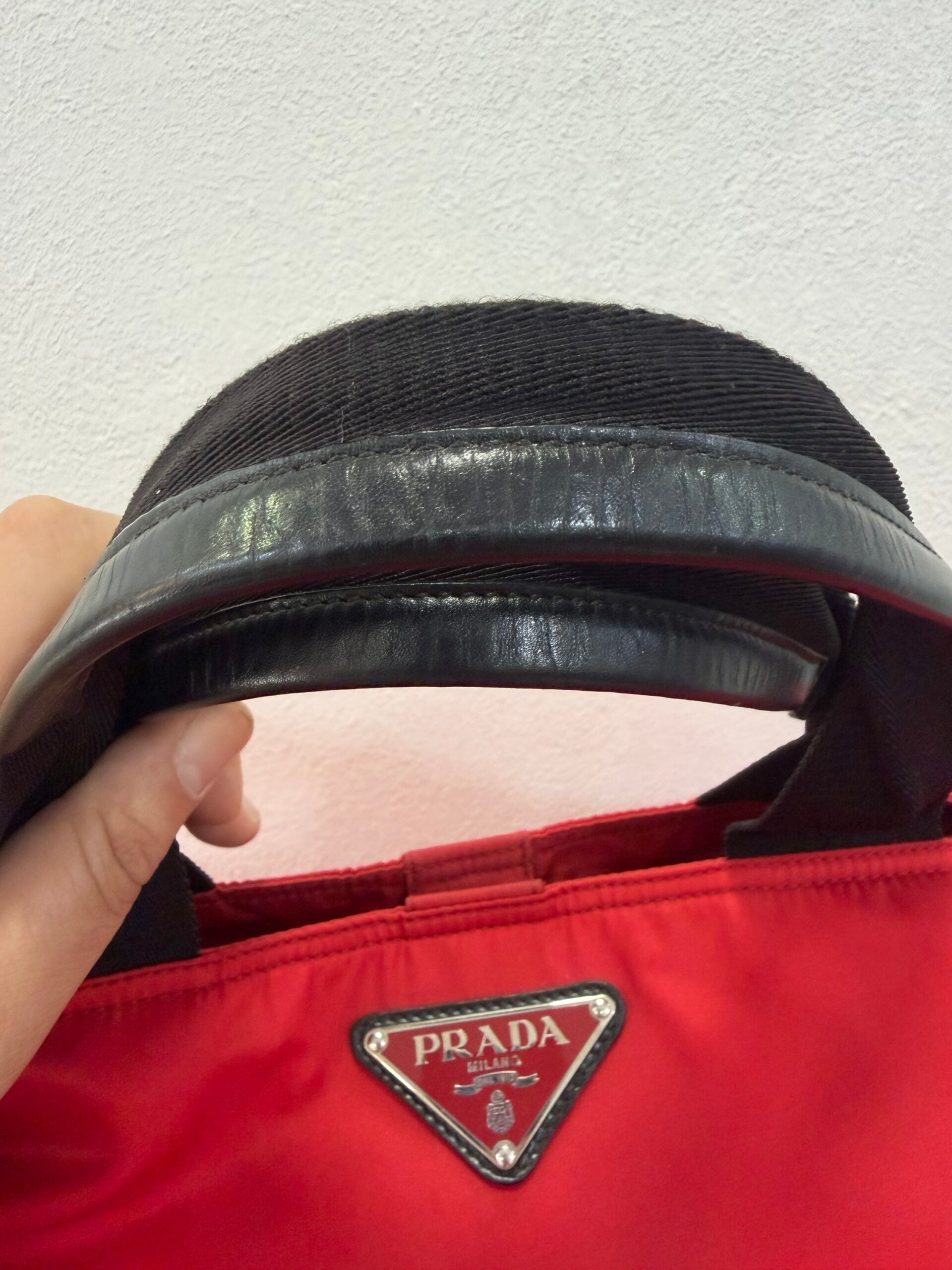 Prada Nylon Borsone con tracolla