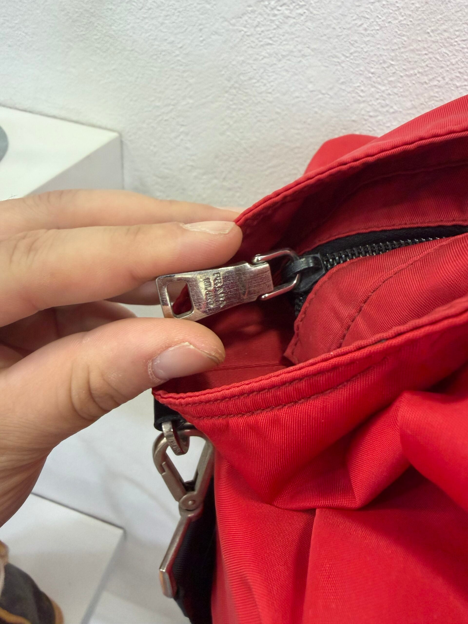 Prada Nylon Borsone con tracolla