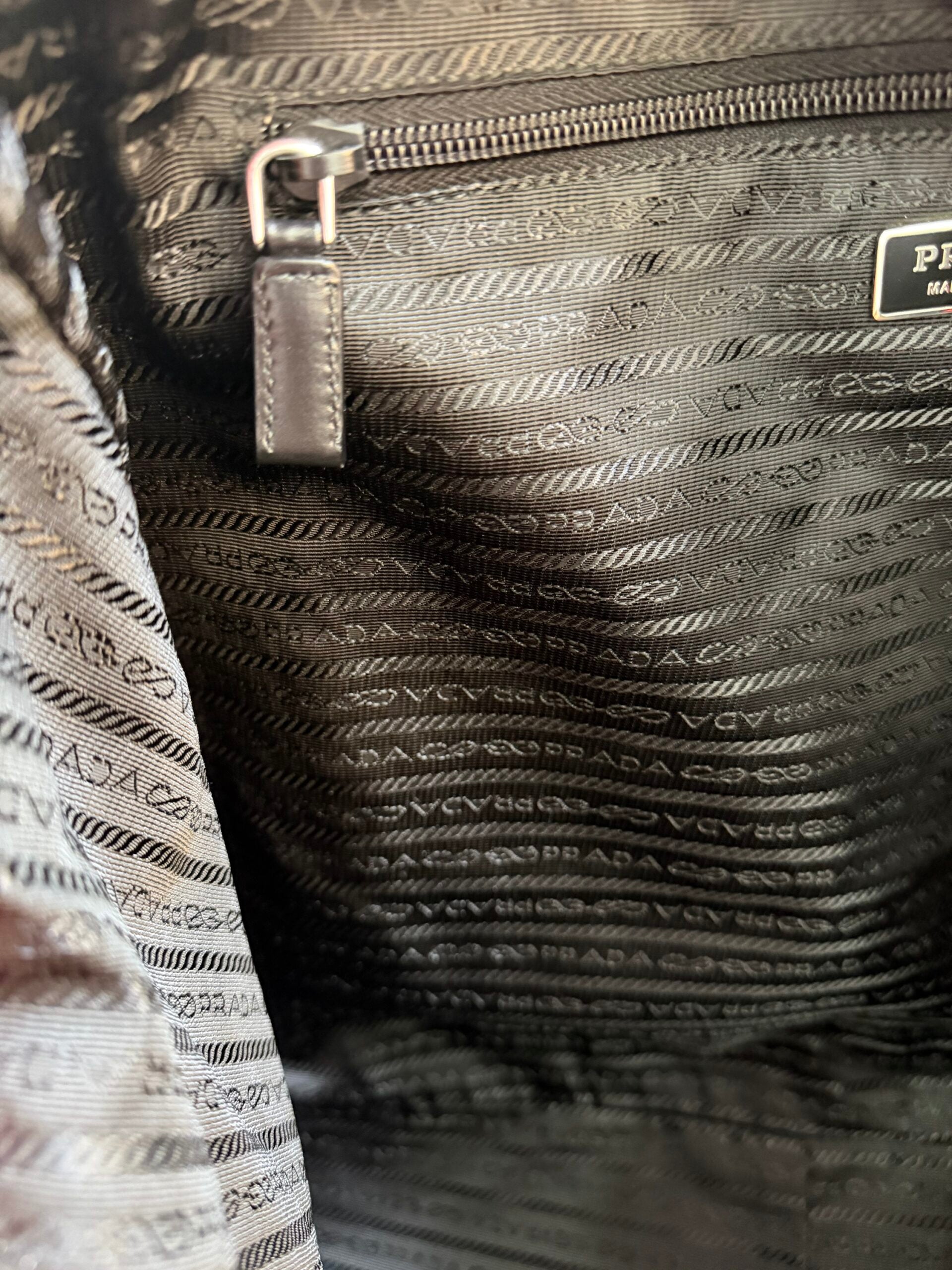 Prada Nylon Borsone con tracolla