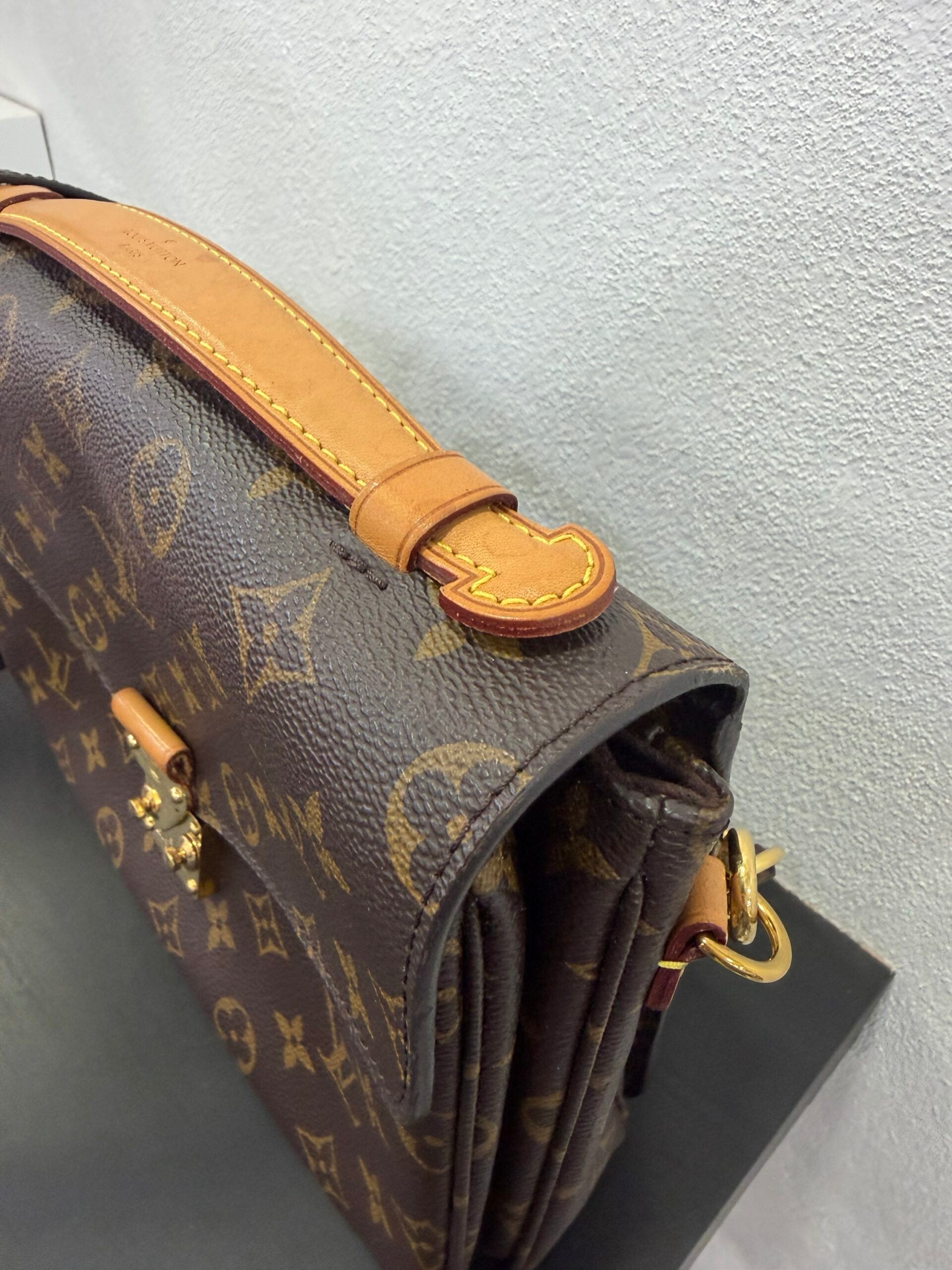 Louis Vuitton Metis Pochette