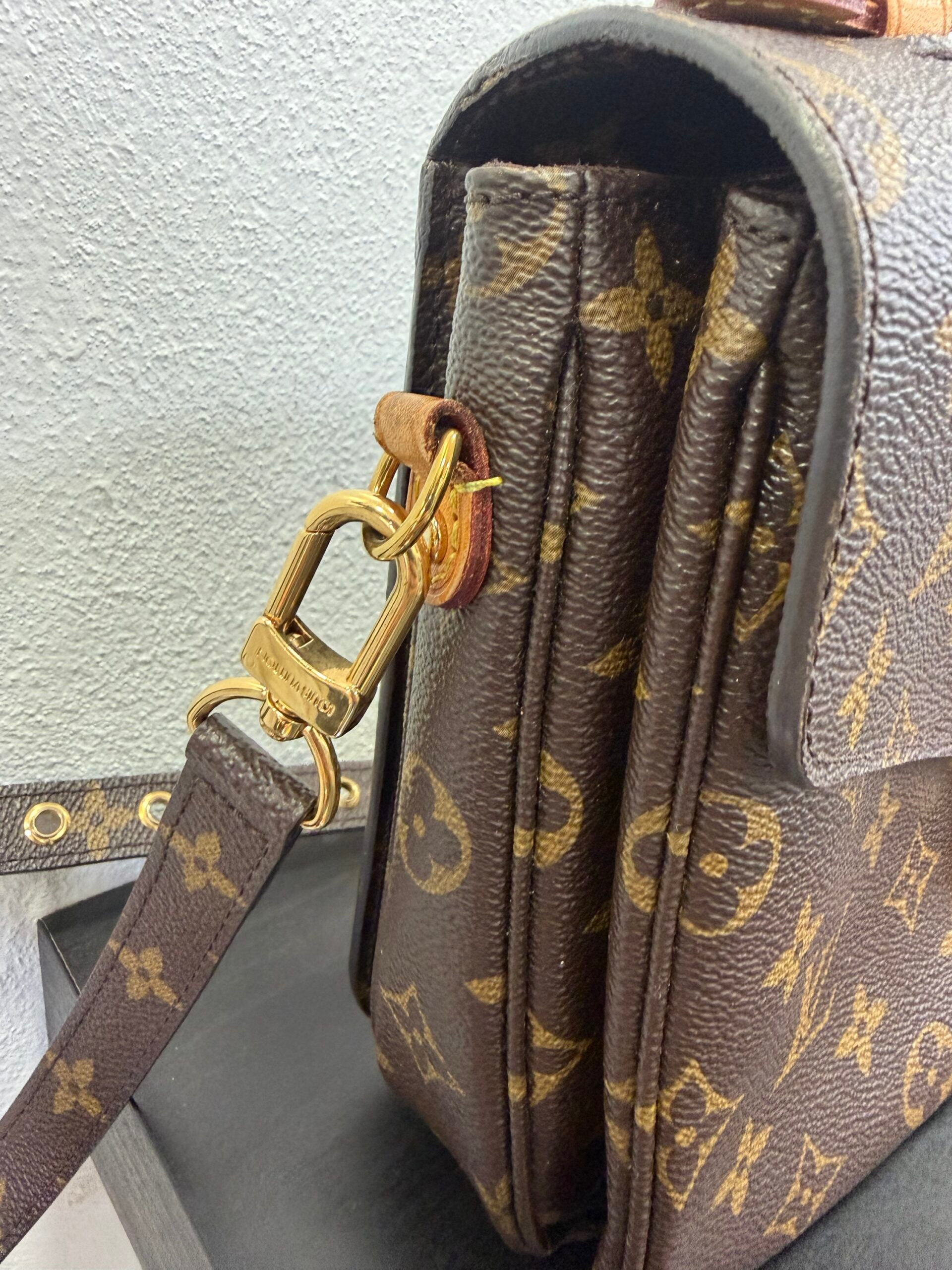 Louis Vuitton Metis Pochette