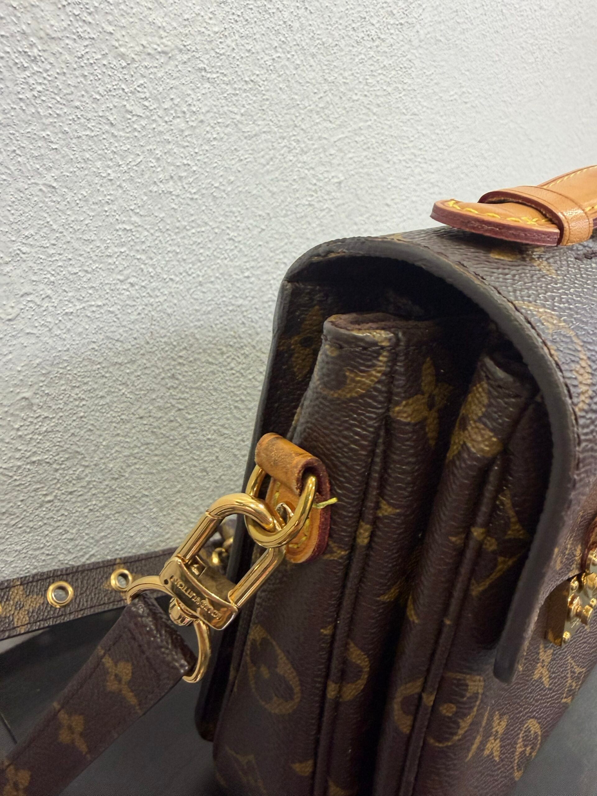 Louis Vuitton Metis Pochette